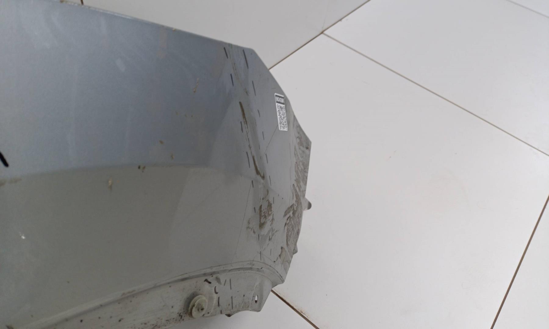 Крыло переднее правое