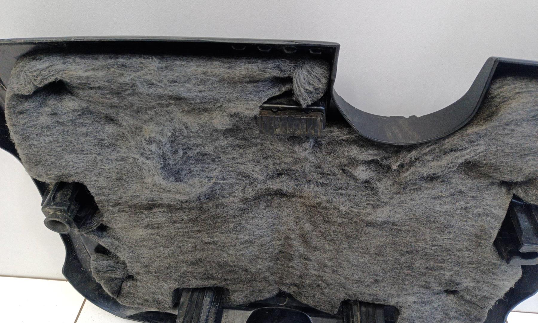 Крышка двигателя