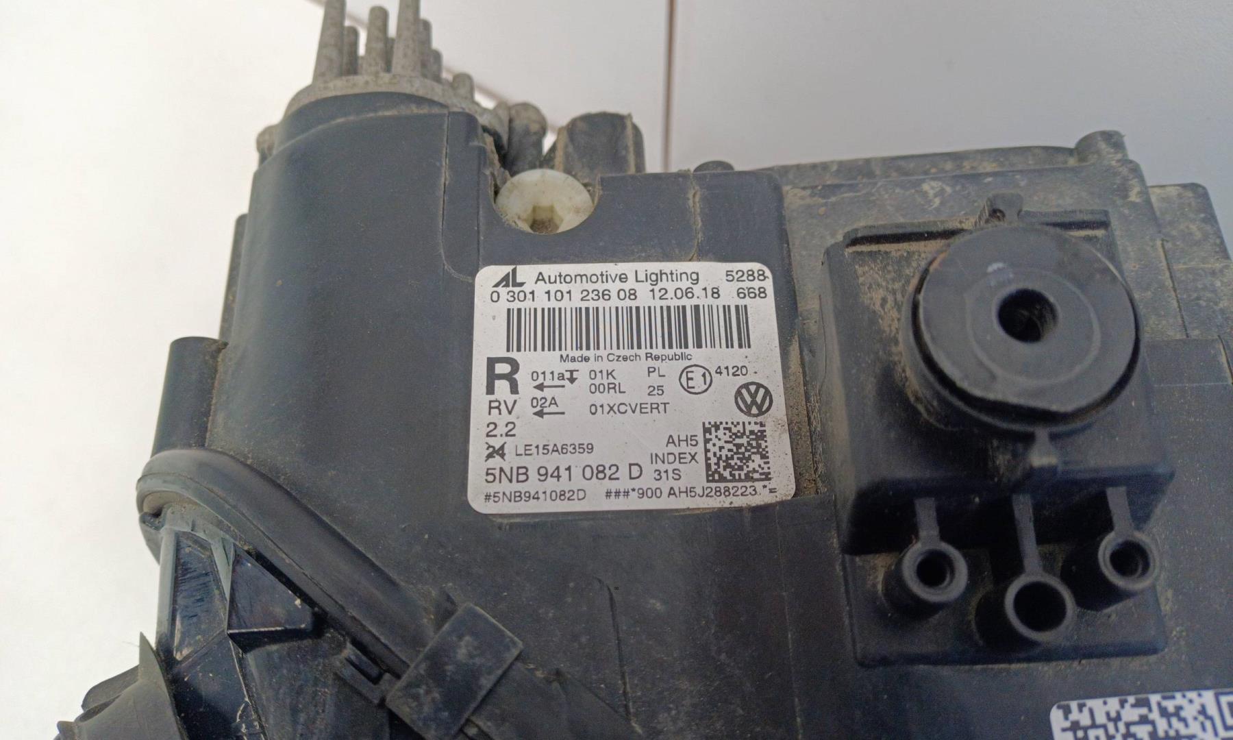 Фара правая