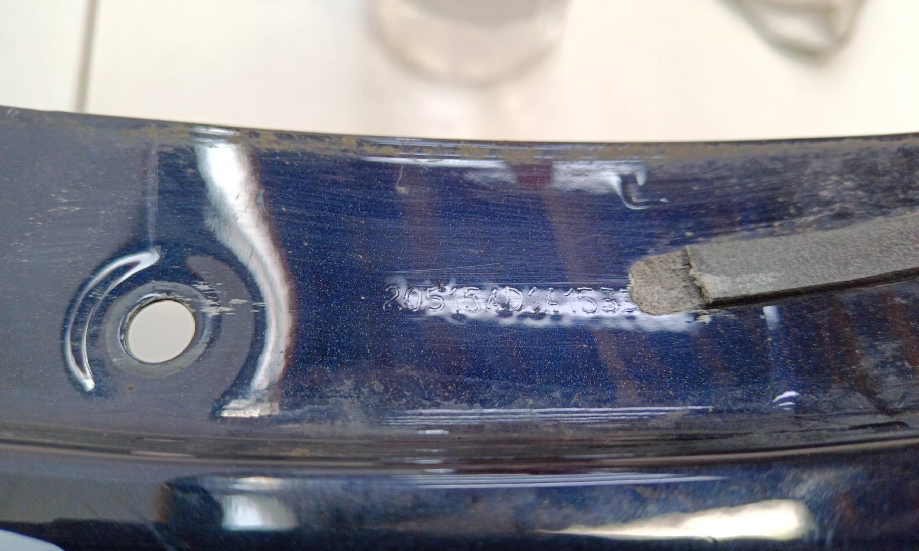 Крыло переднее левое