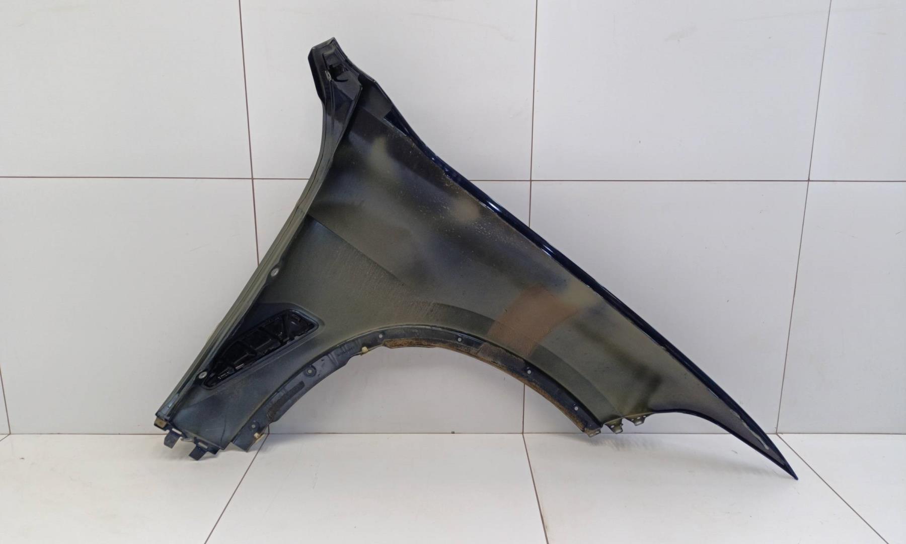 Крыло переднее левое