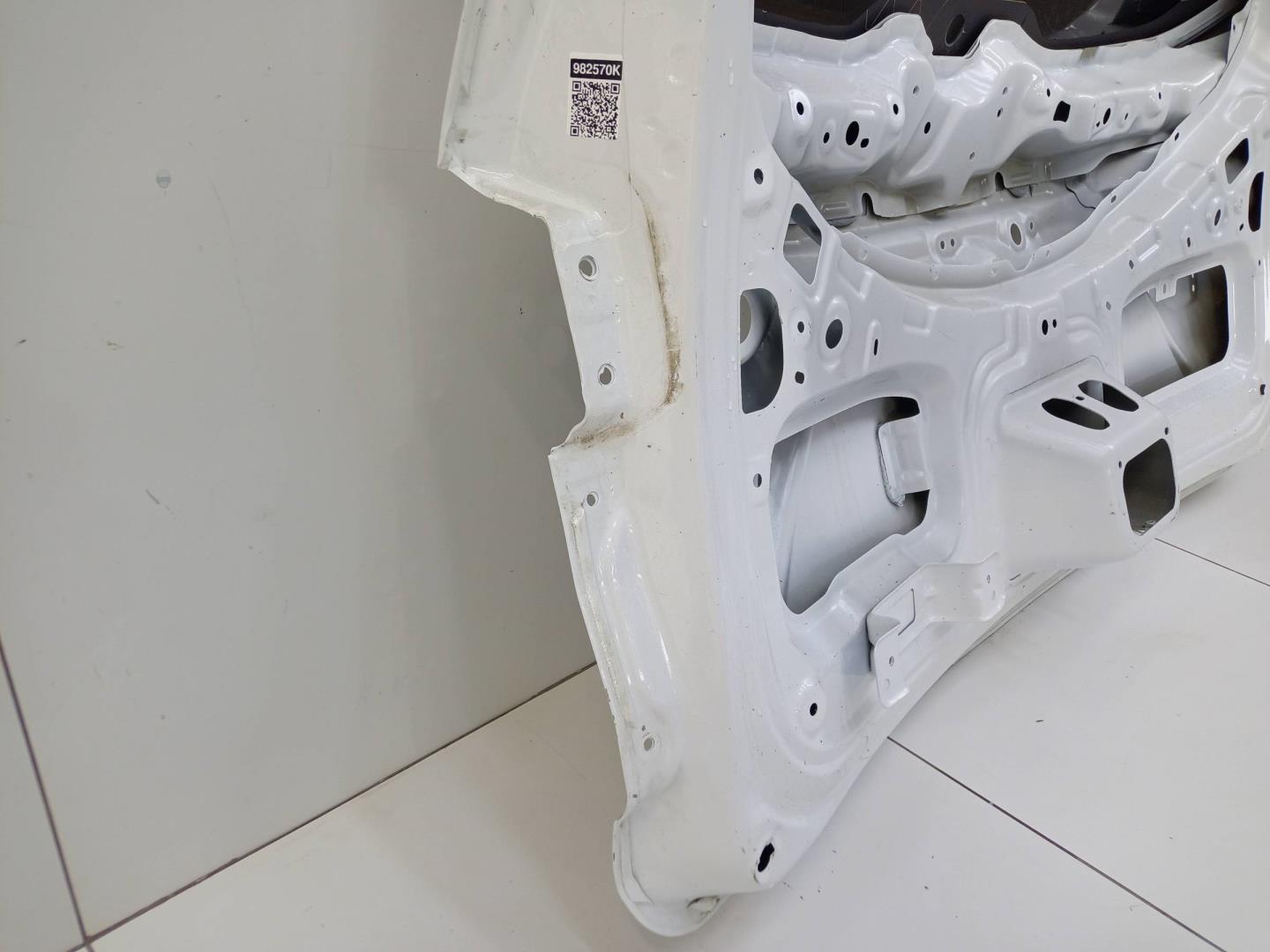 Стекло двери багажника