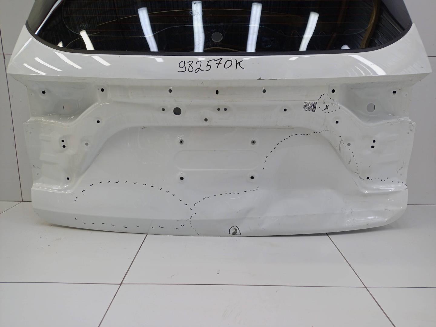 Стекло двери багажника