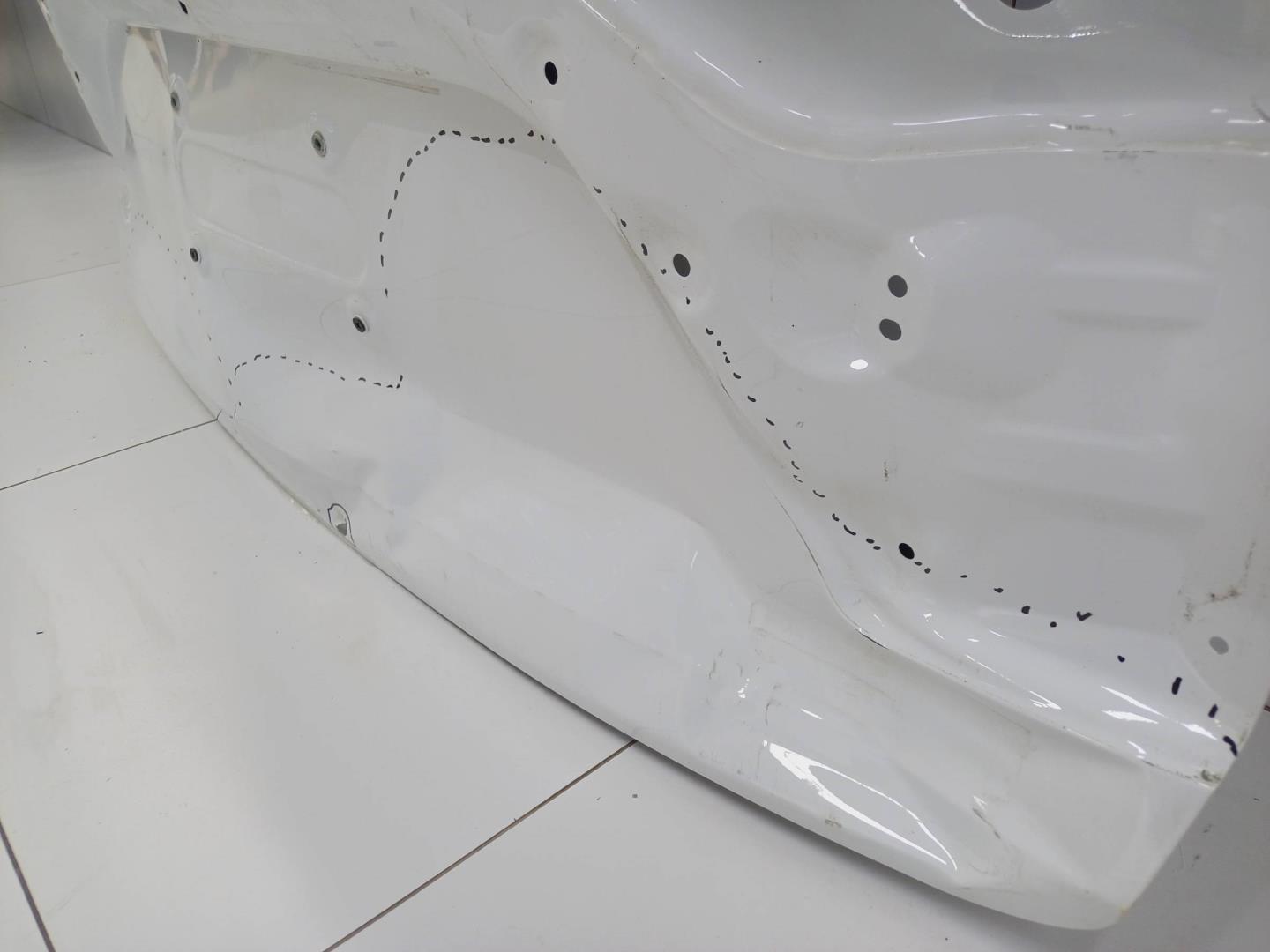 Стекло двери багажника