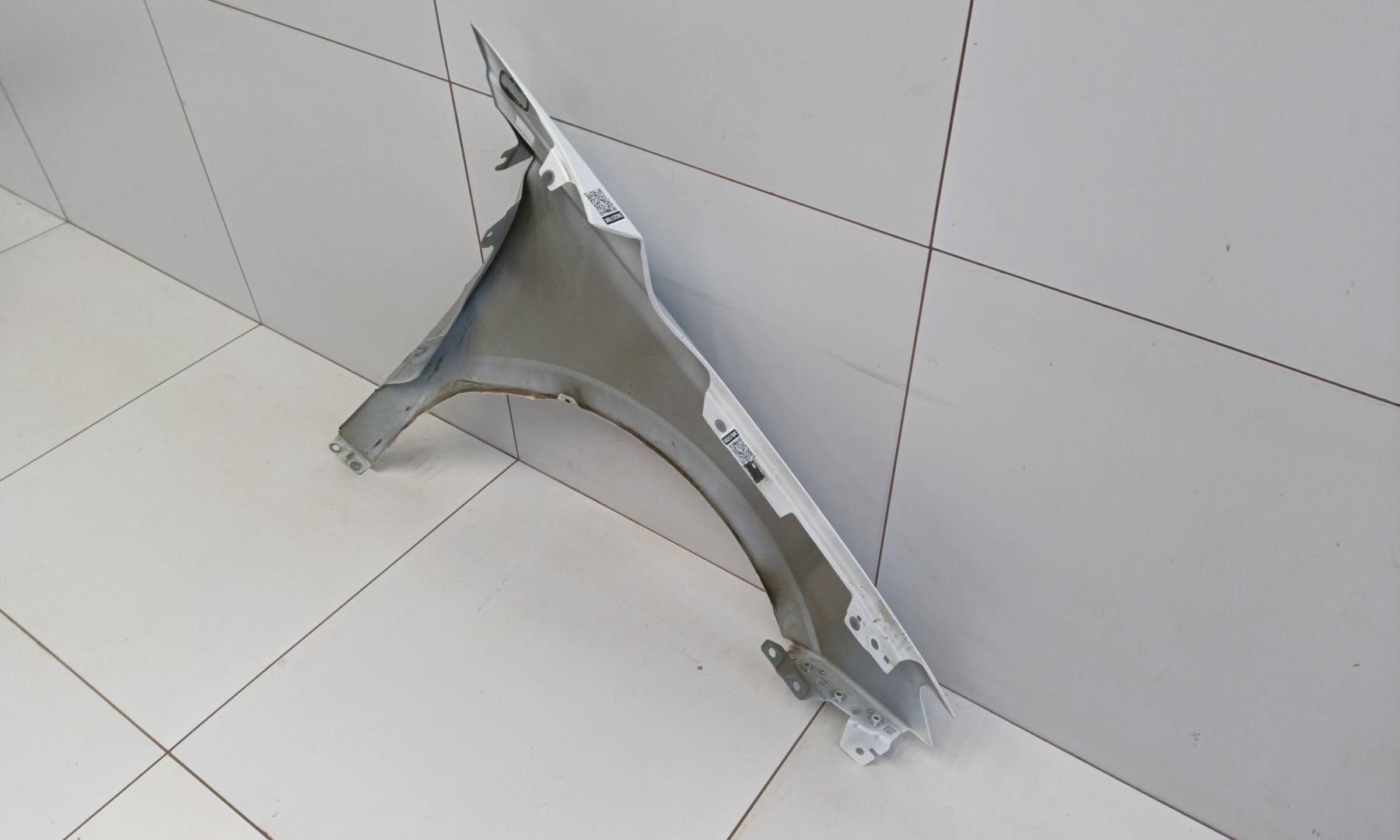 Крыло переднее левое