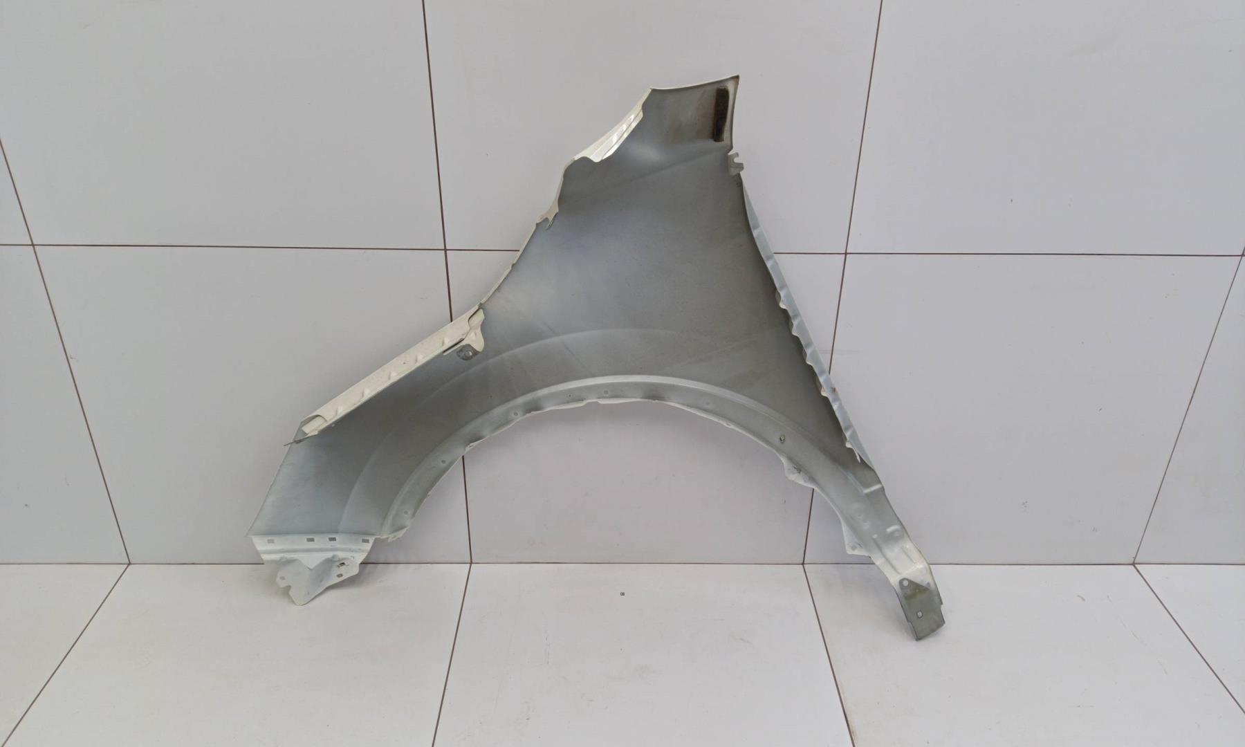 Крыло переднее правое