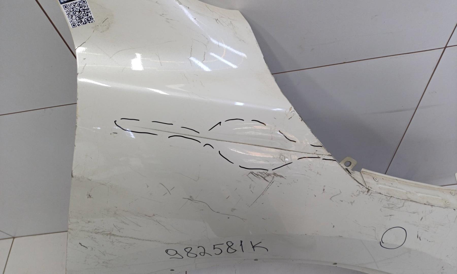 Крыло переднее правое