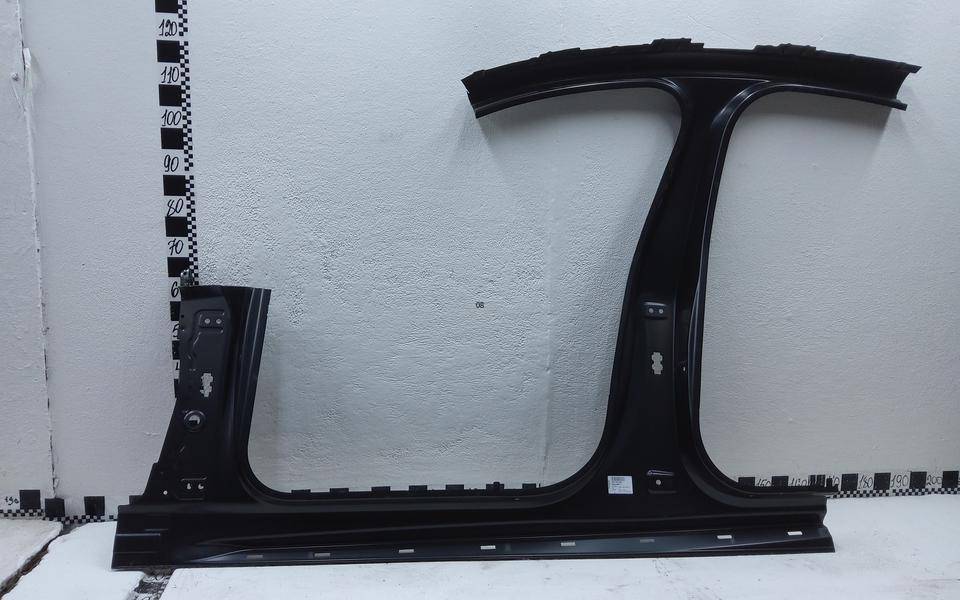 Панель боковая передняя правая