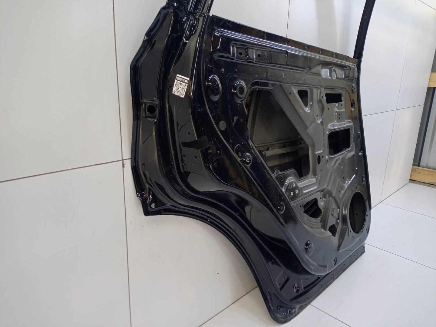 Дверь задняя левая