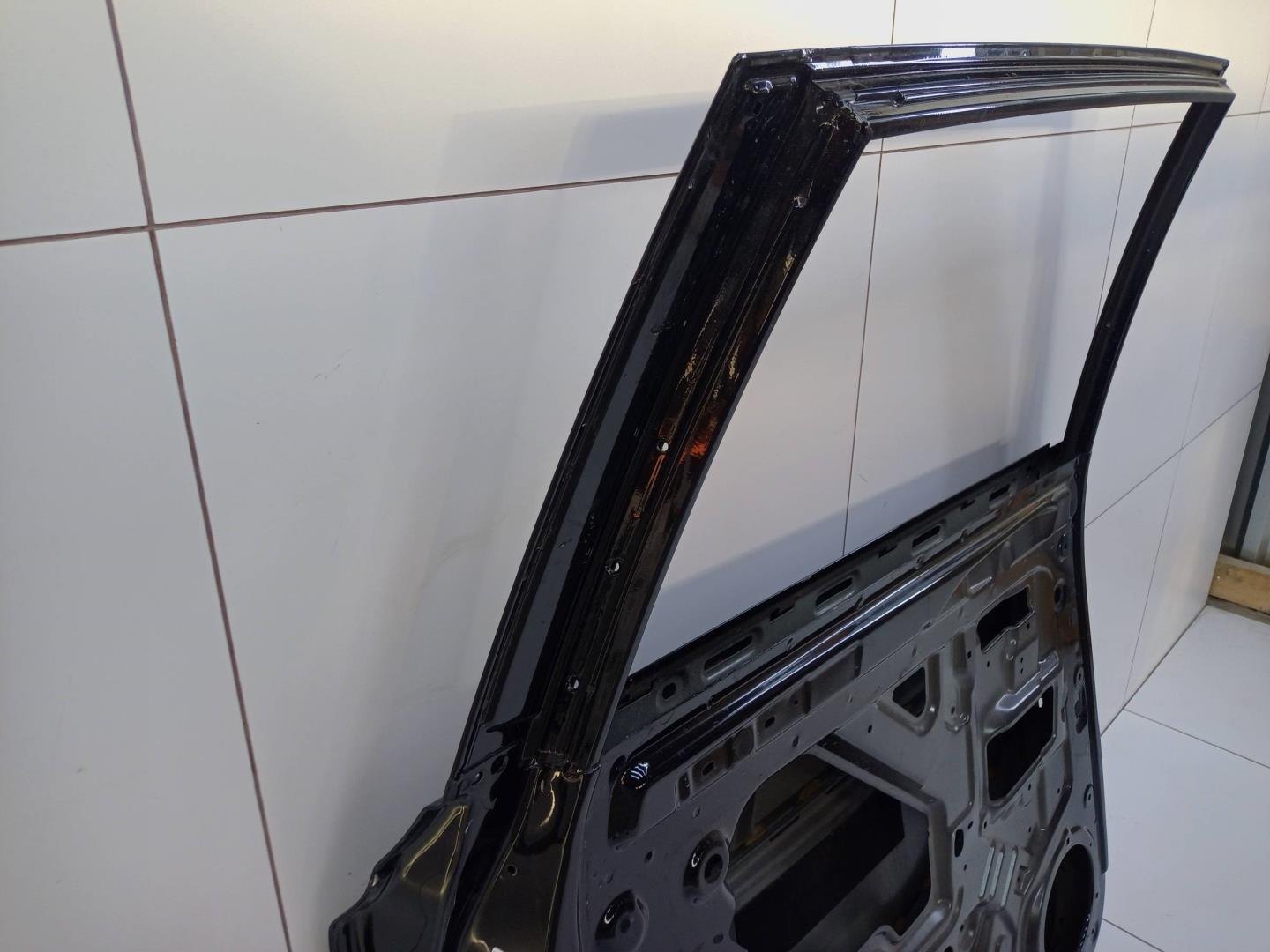 Дверь задняя левая