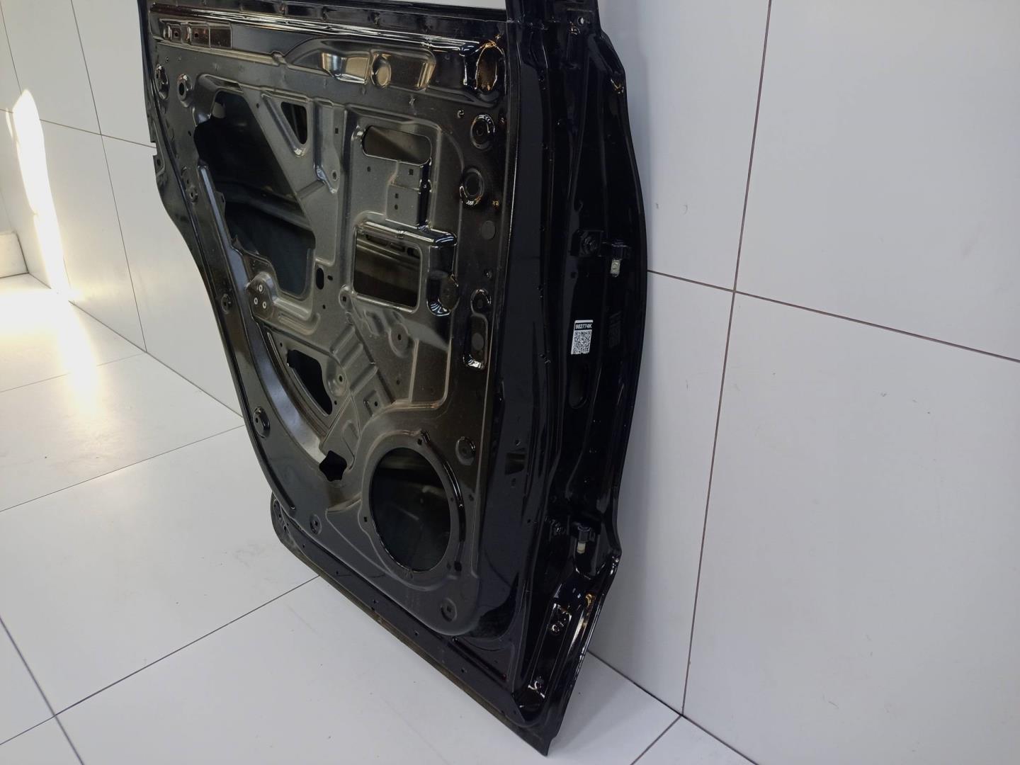 Дверь задняя левая