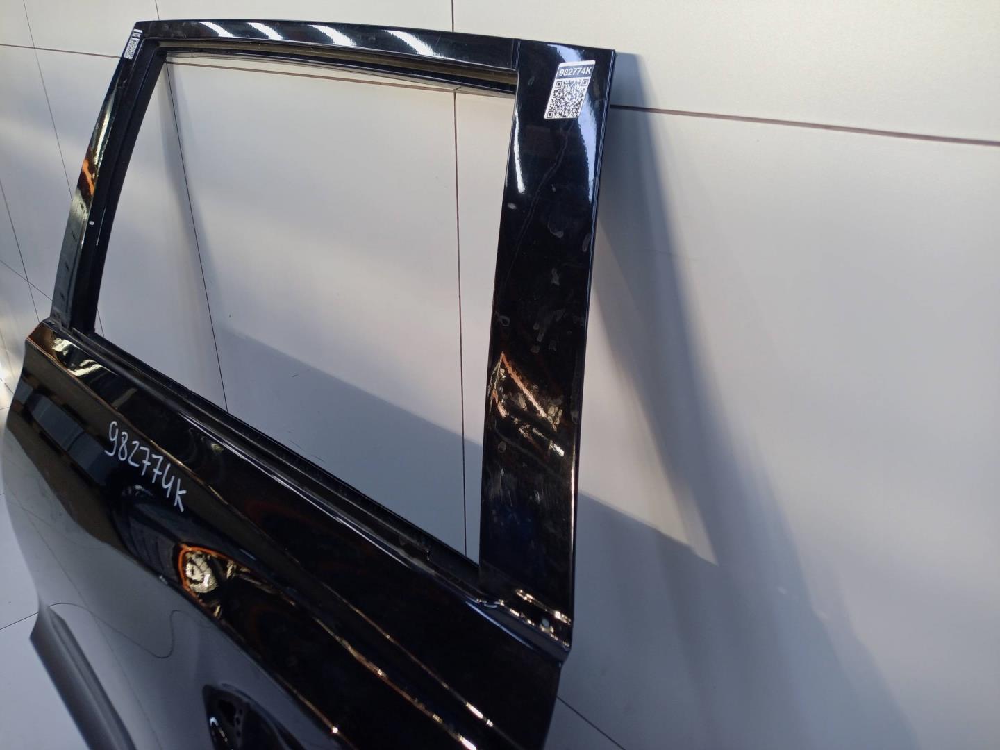 Дверь задняя левая