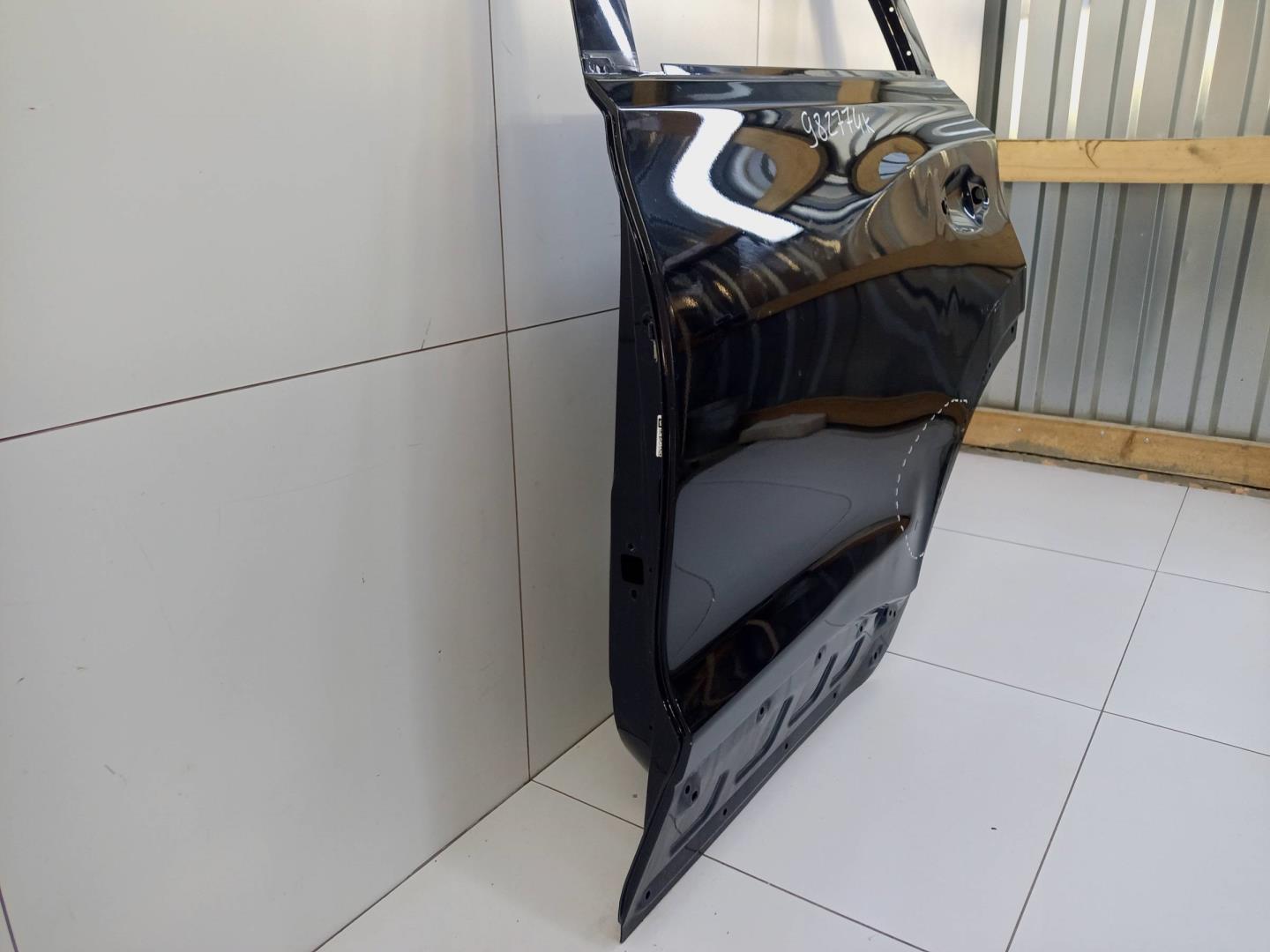 Дверь задняя левая