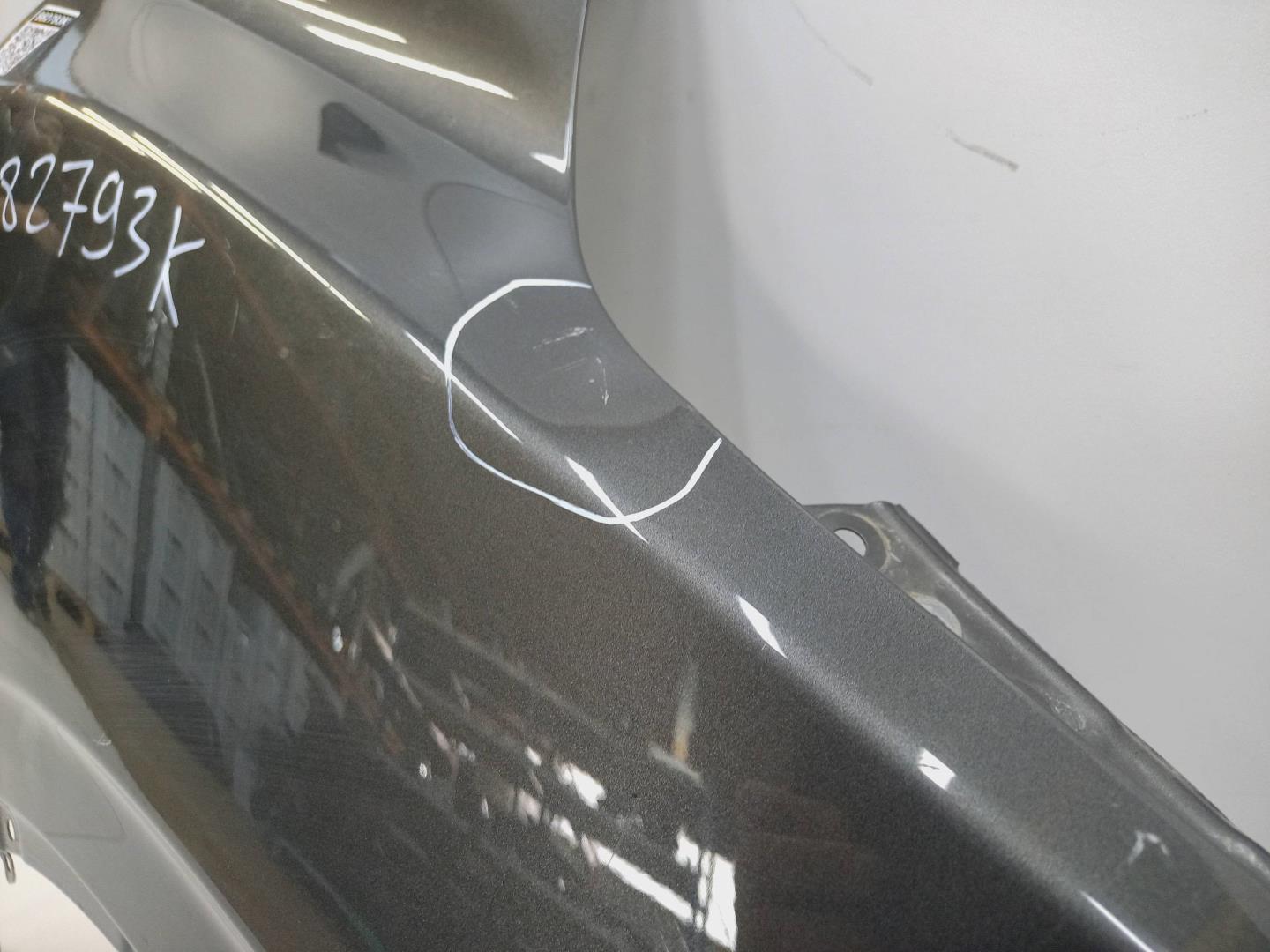 Крыло переднее правое