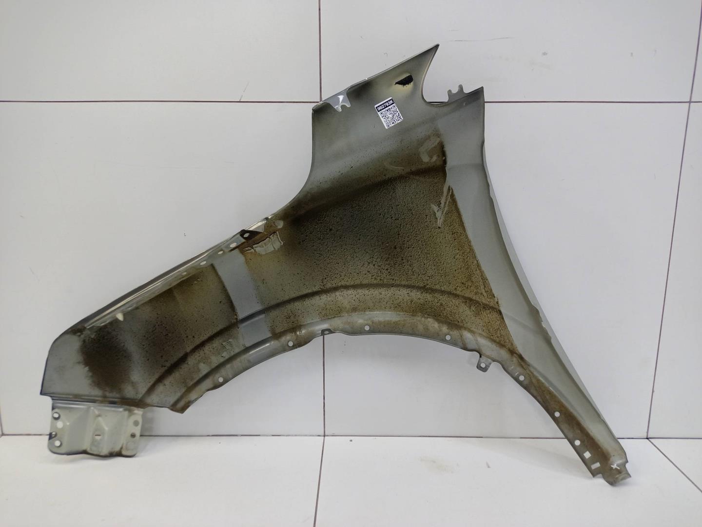 Крыло переднее правое