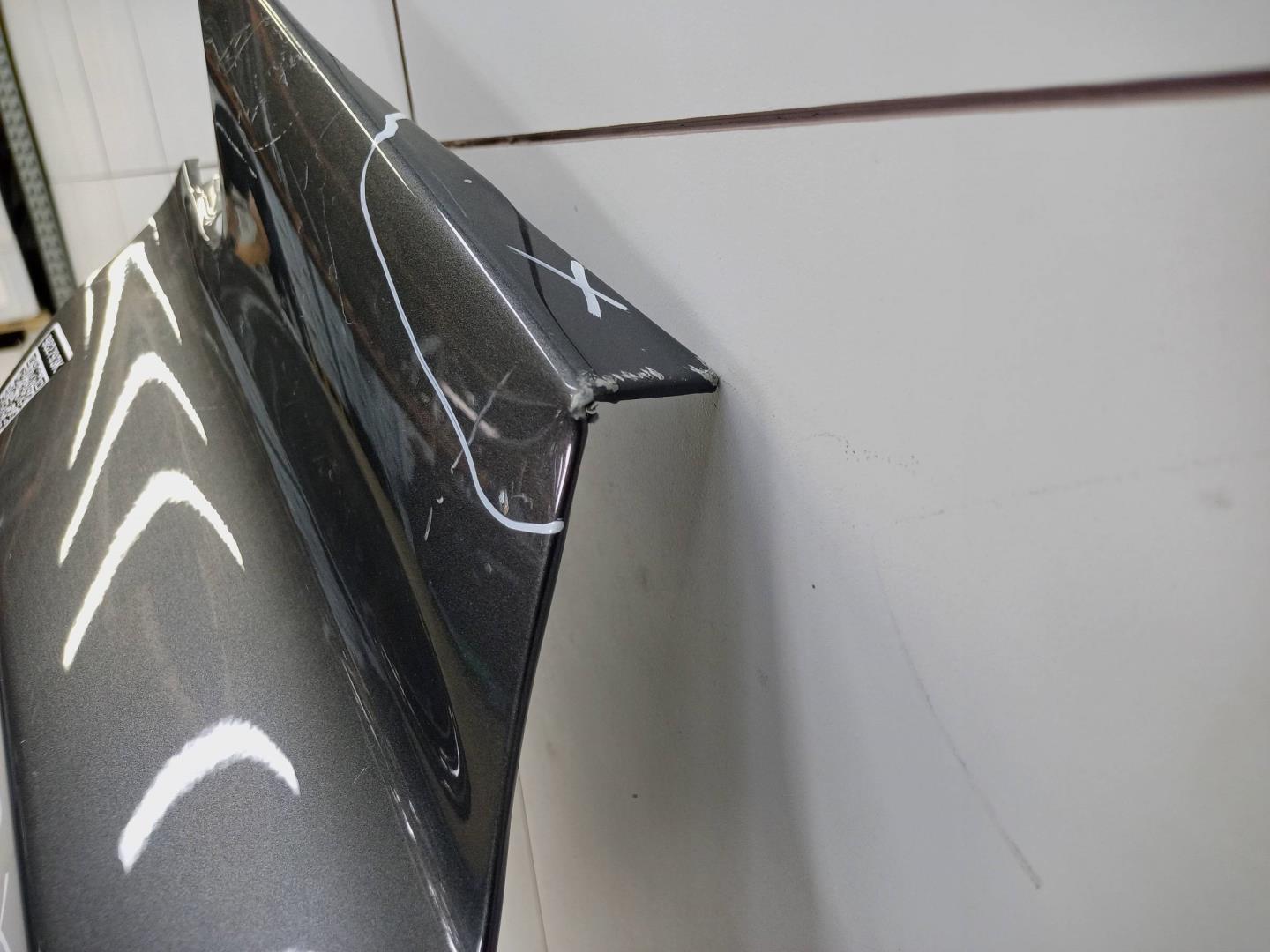 Крыло переднее правое