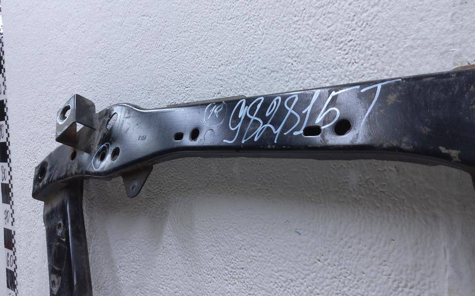 Балка подмоторная