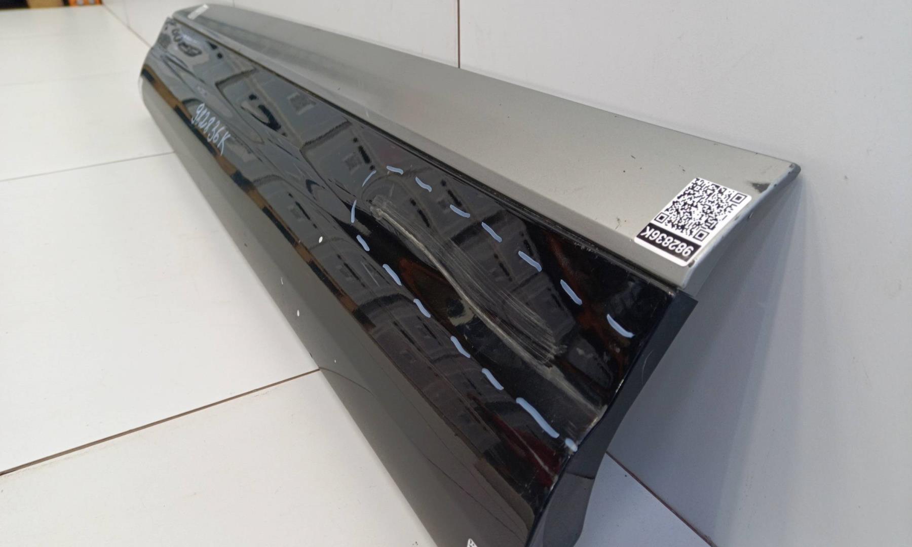 Накладка двери передней левой