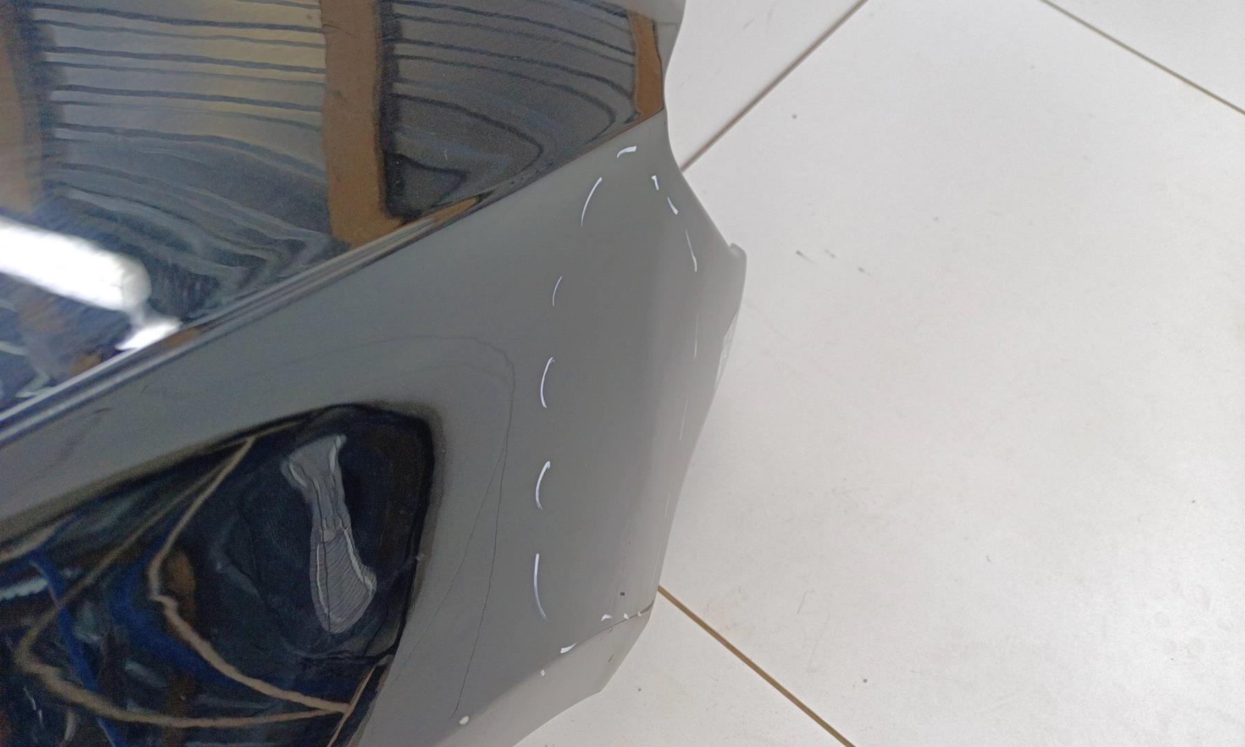 Крыло переднее правое