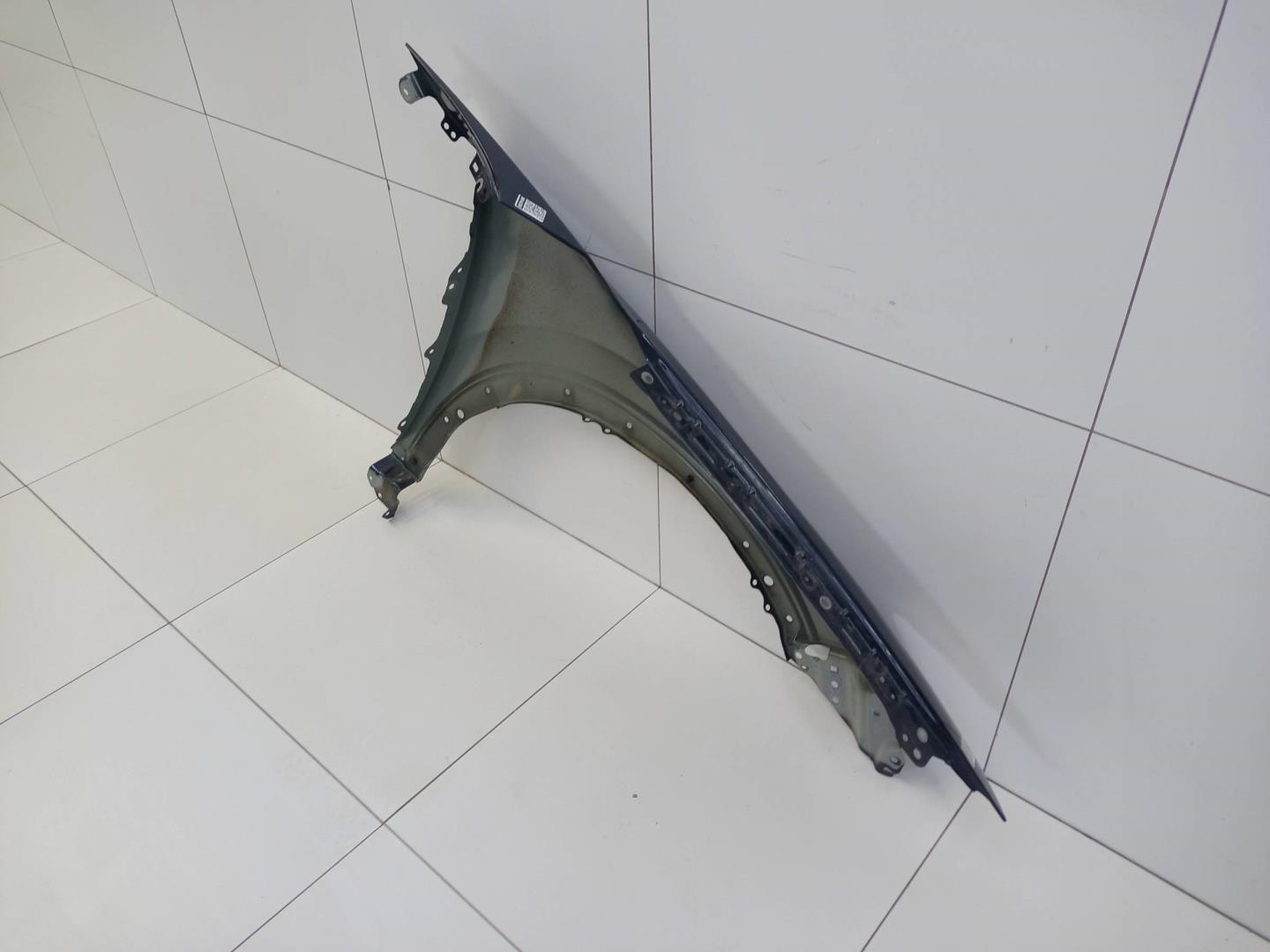 Крыло переднее левое