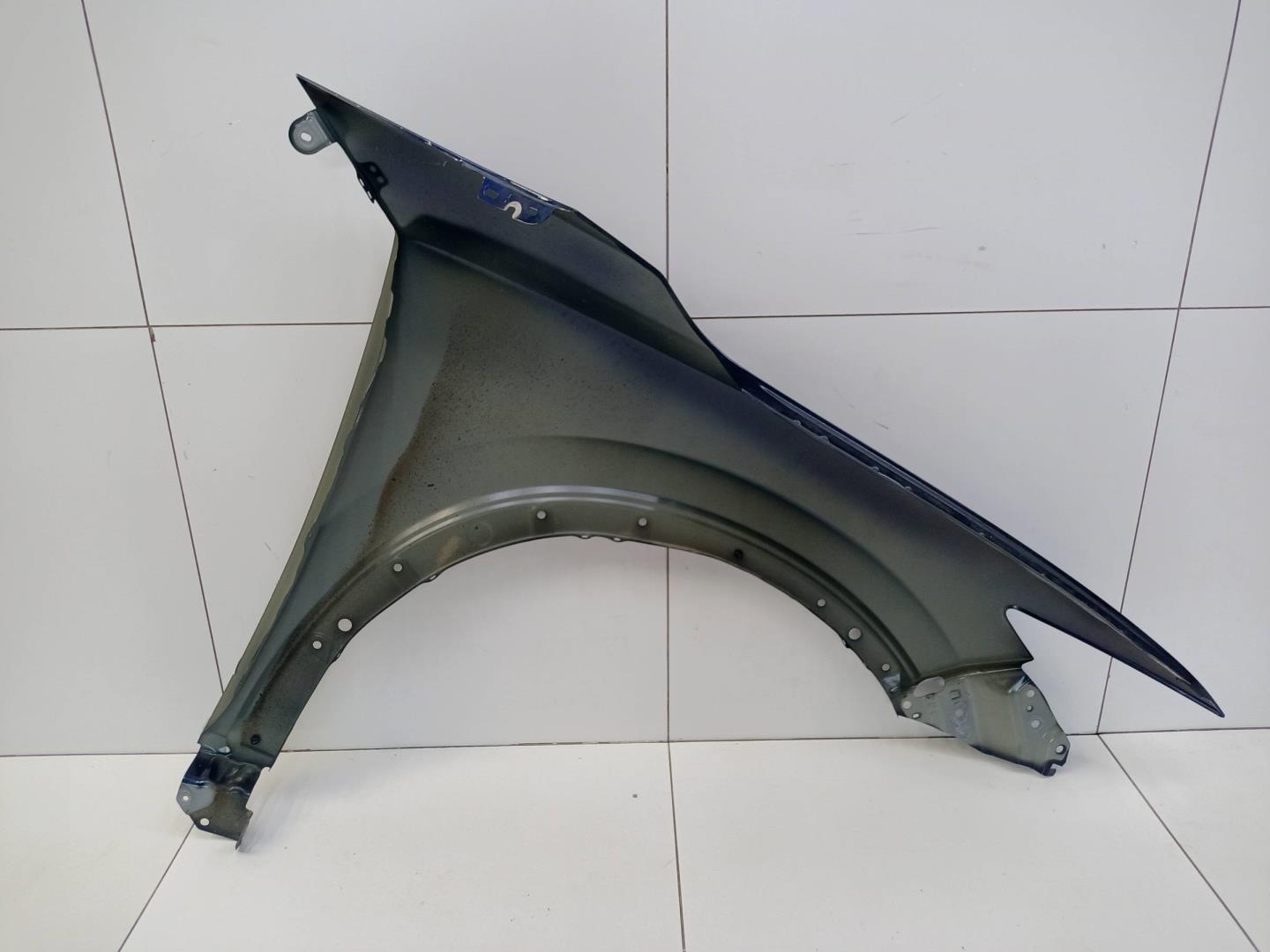 Крыло переднее левое