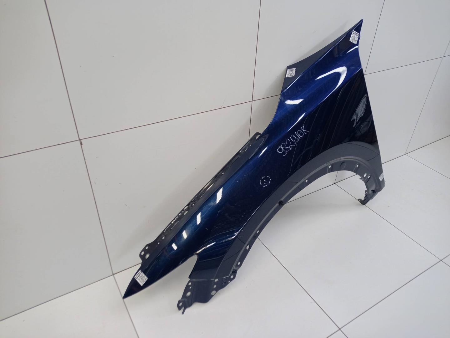 Крыло переднее левое