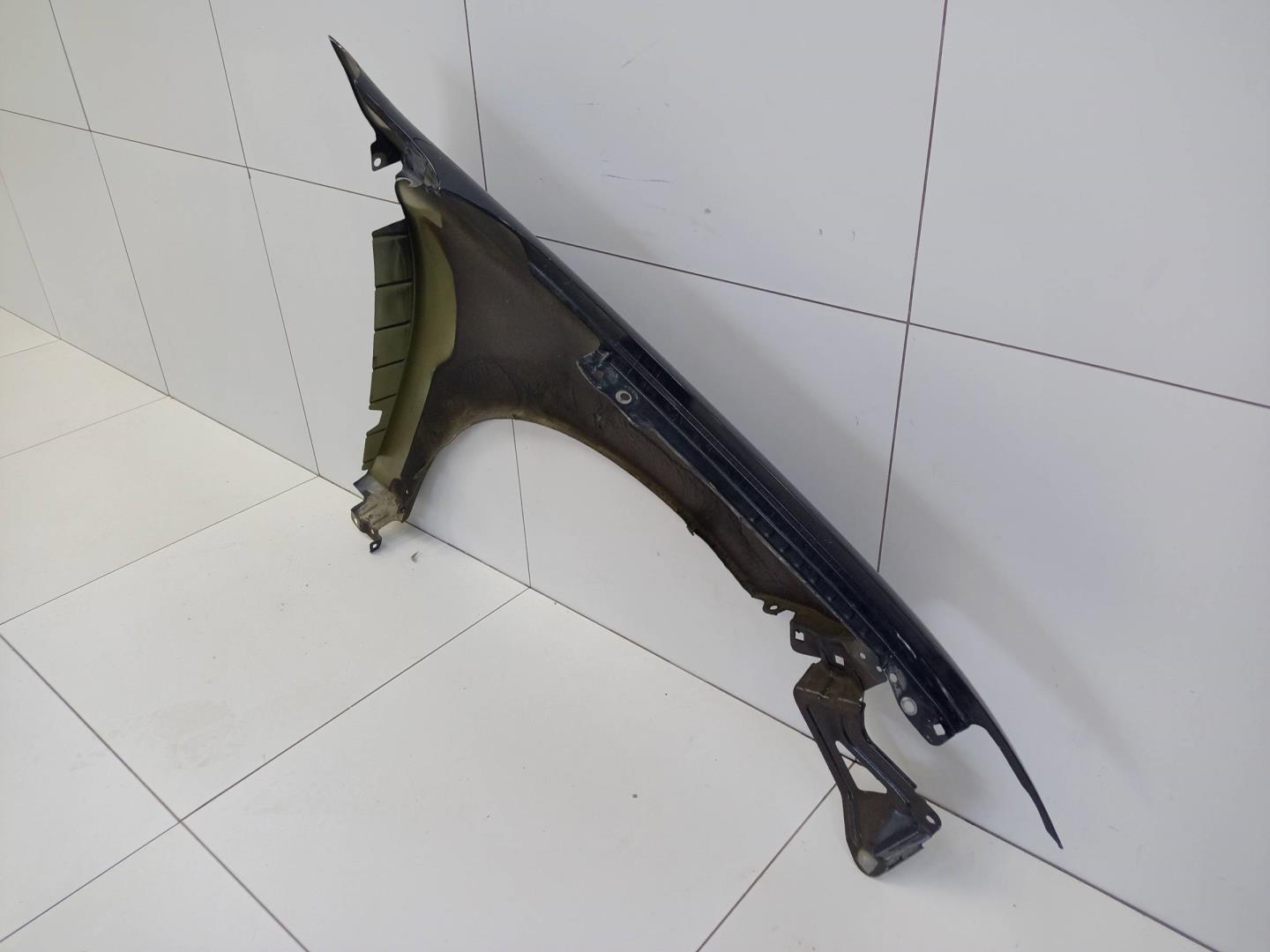 Крыло переднее левое