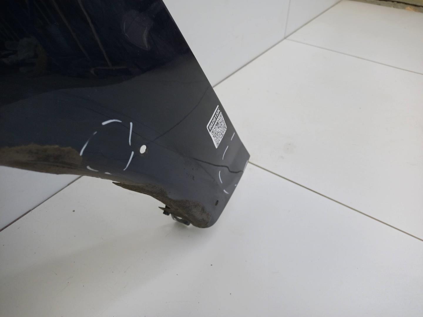 Крыло переднее левое