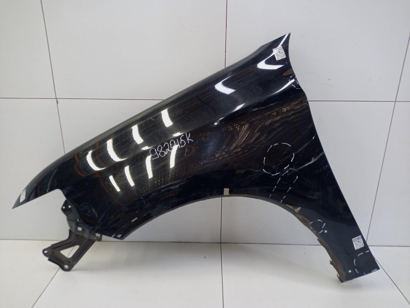 Крыло переднее левое