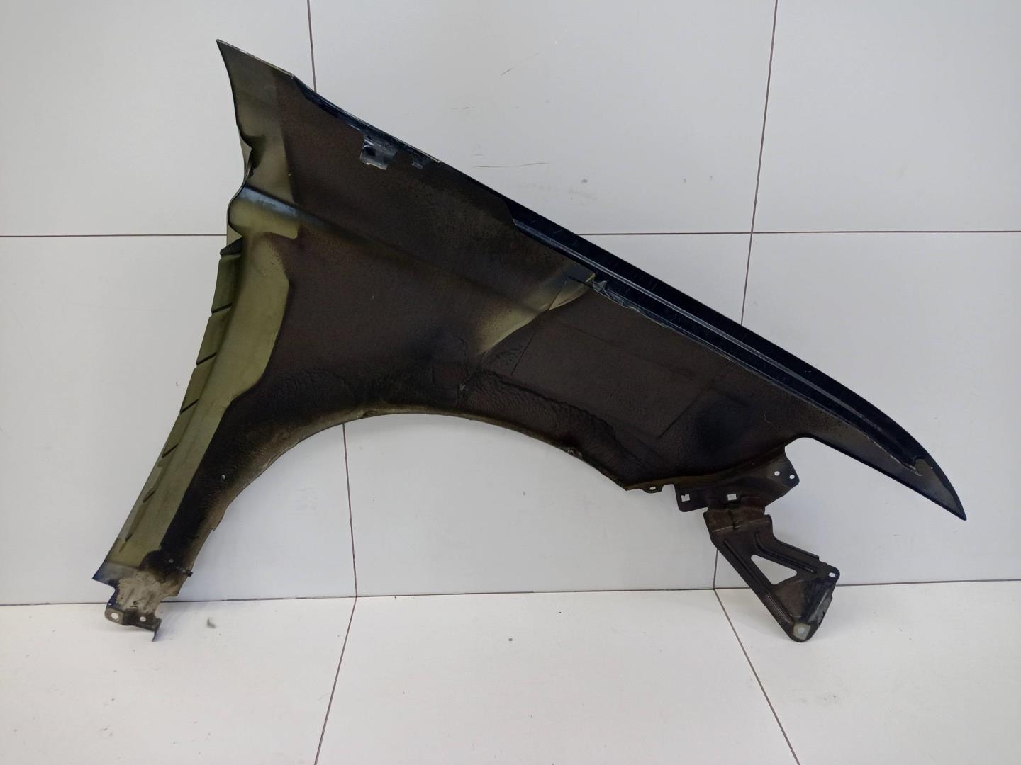 Крыло переднее левое