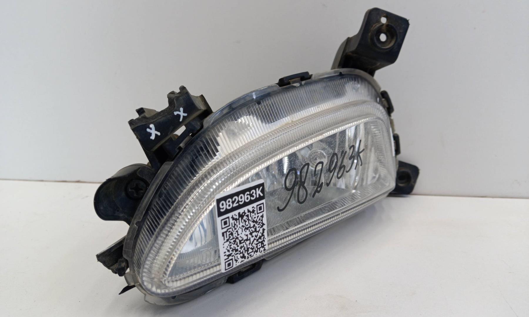 Фара противотуманная левая