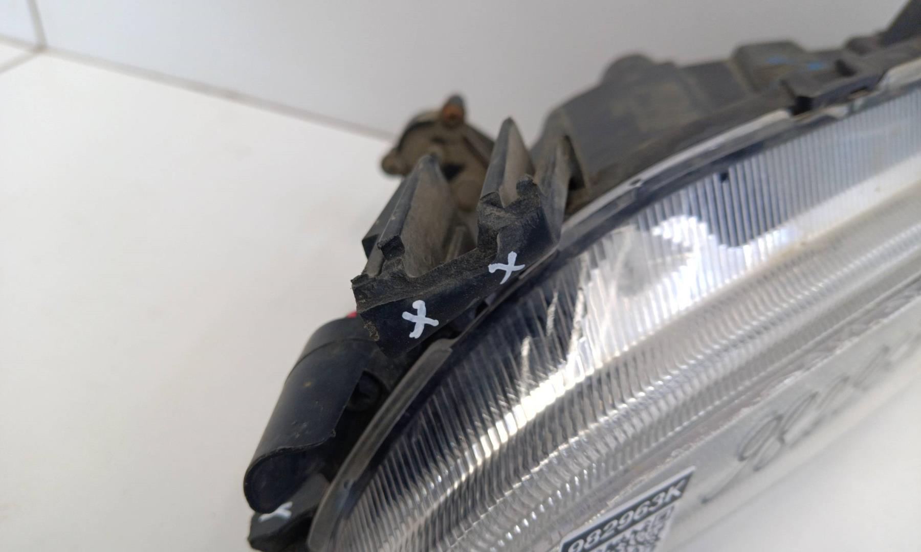 Фара противотуманная левая