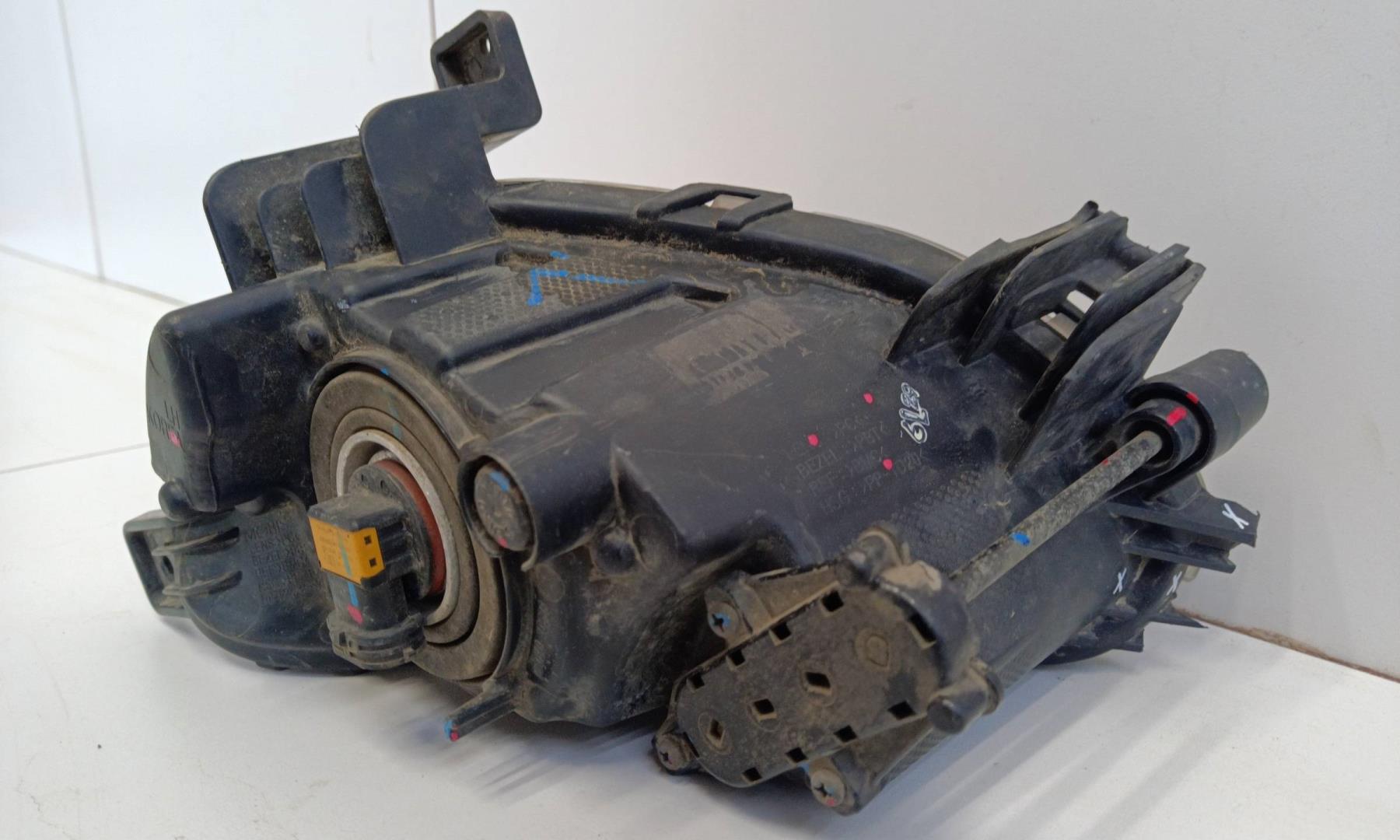 Фара противотуманная левая