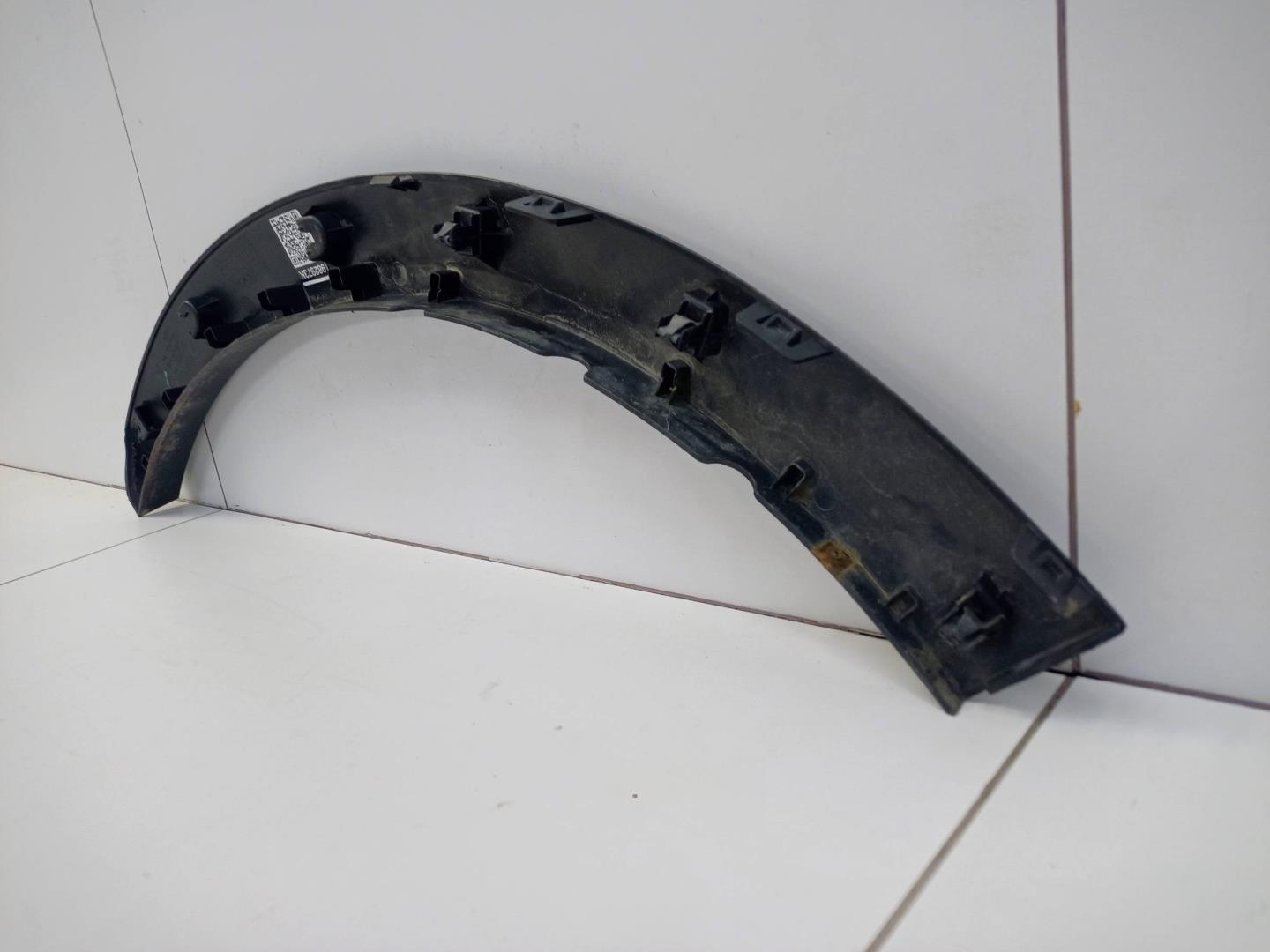 Накладка заднего крыла правого