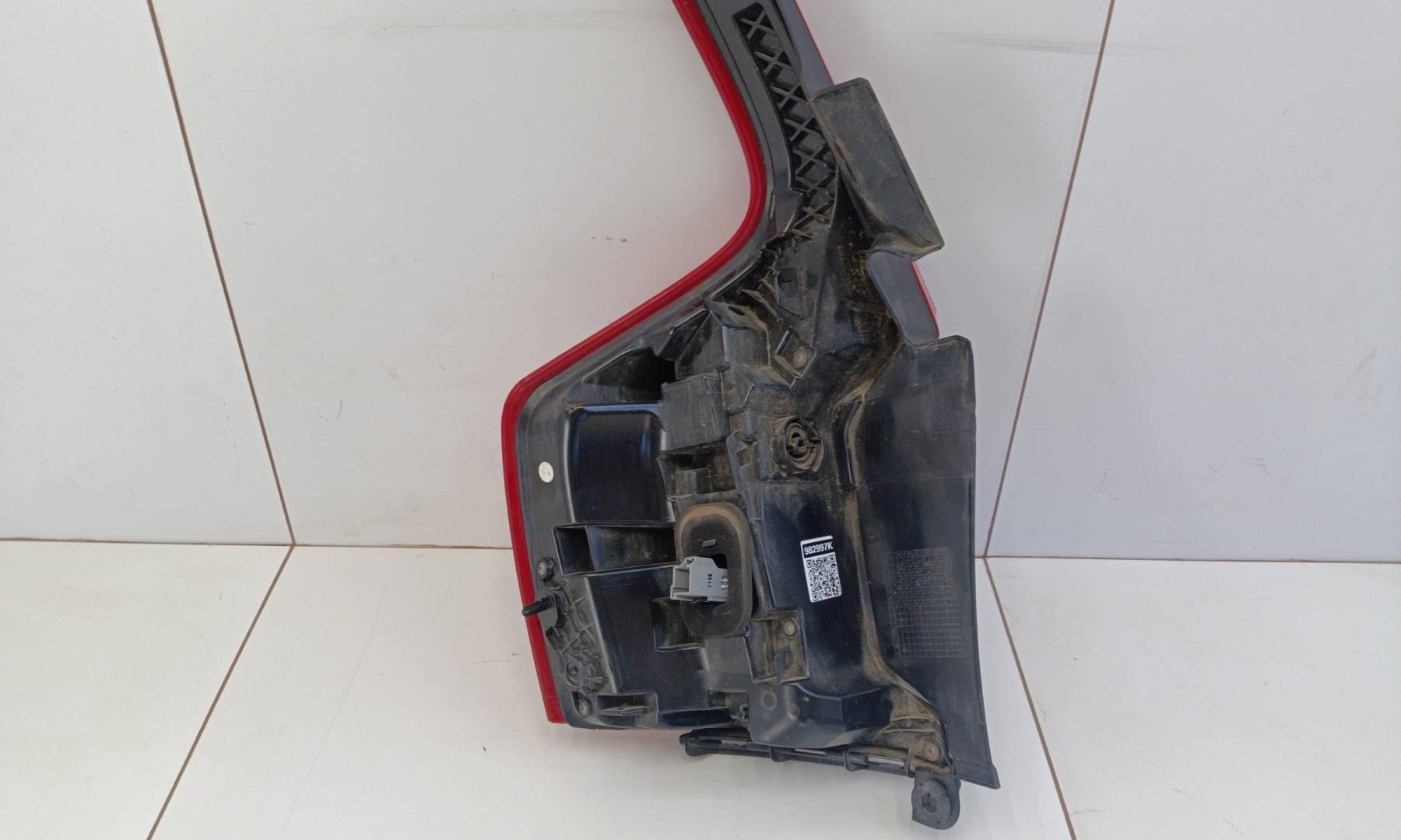 Фонарь задний правый