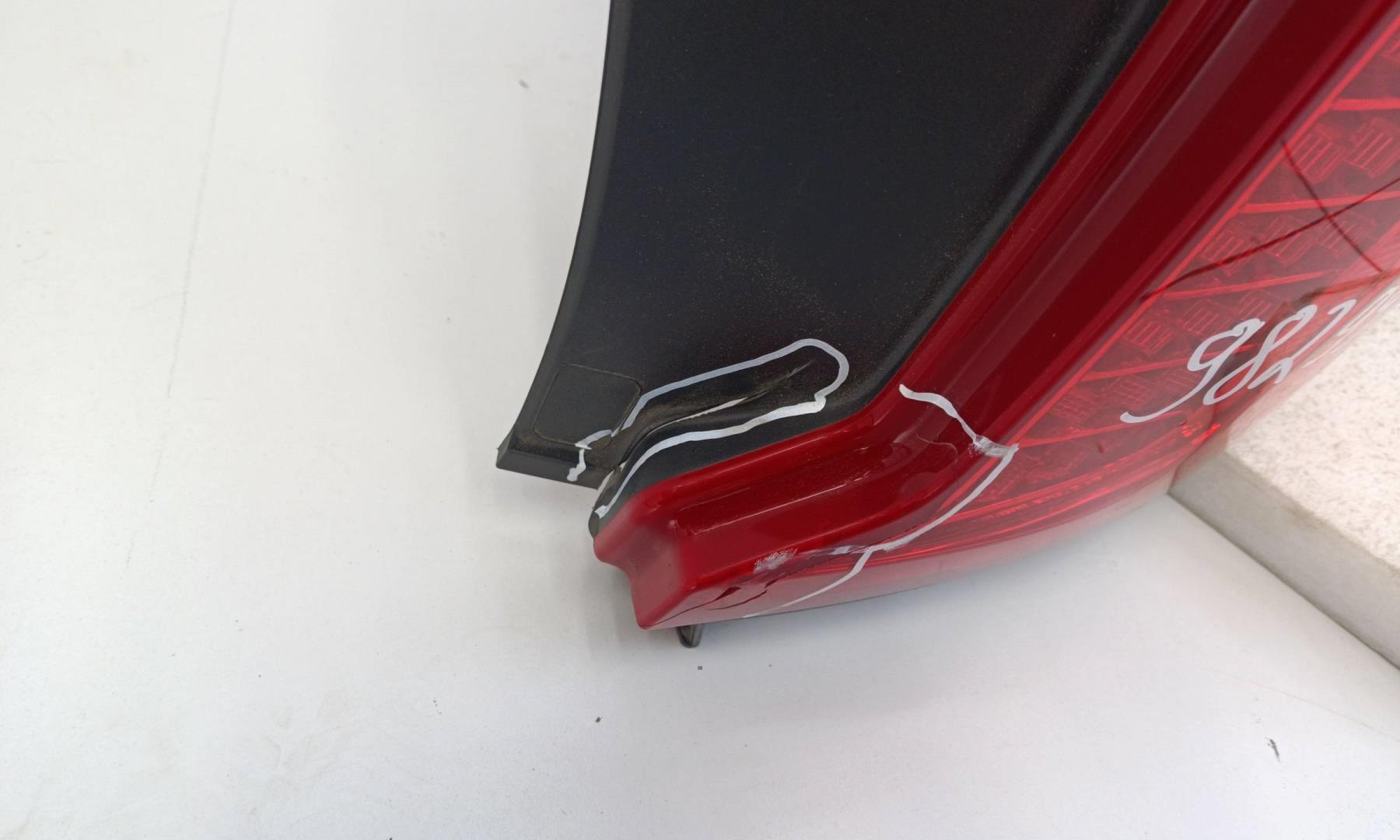 Фонарь задний правый