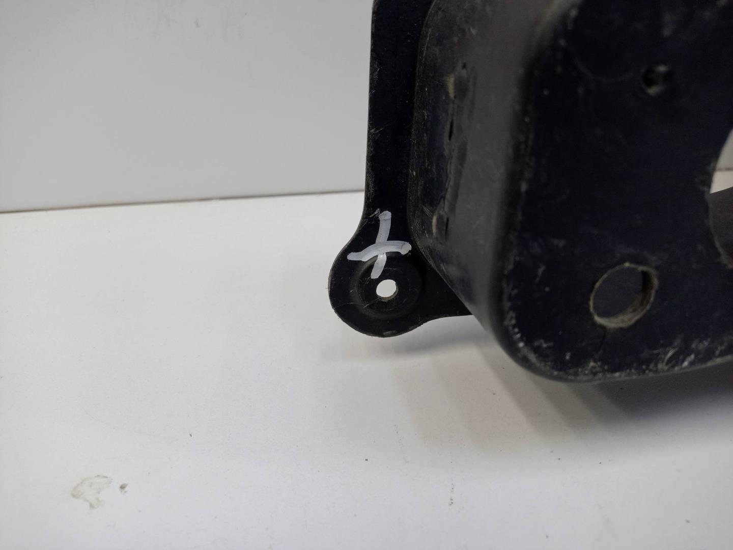 Усилитель заднего бампера