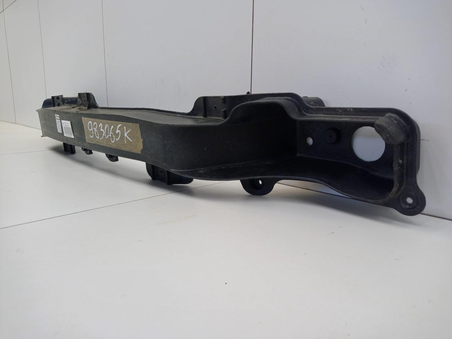 Усилитель заднего бампера