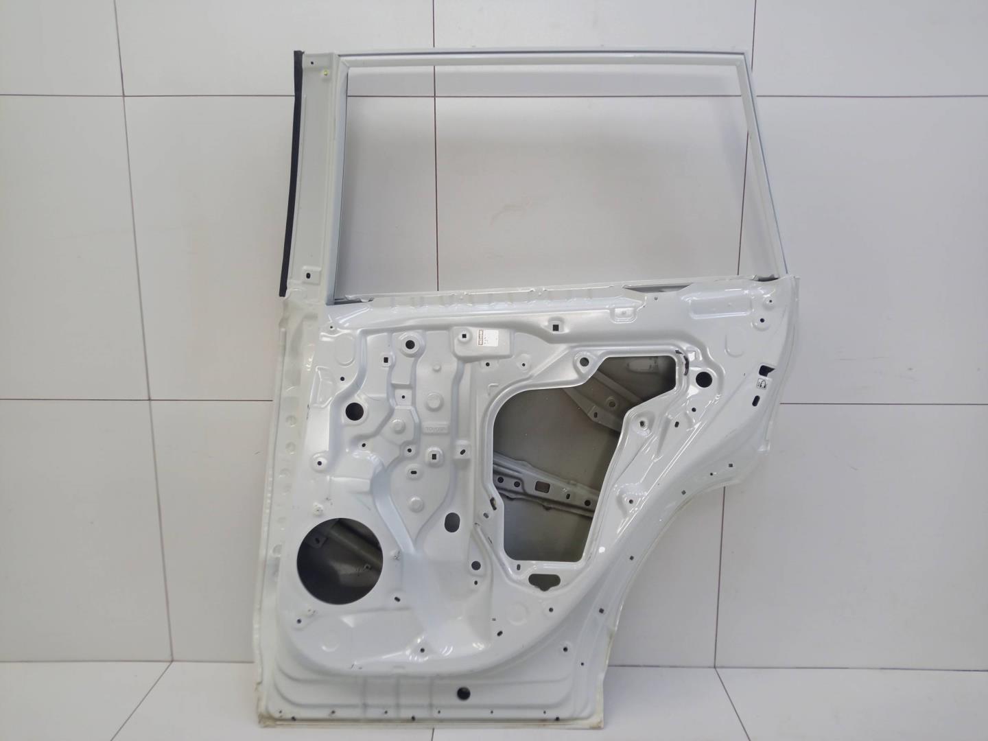 Дверь задняя правая