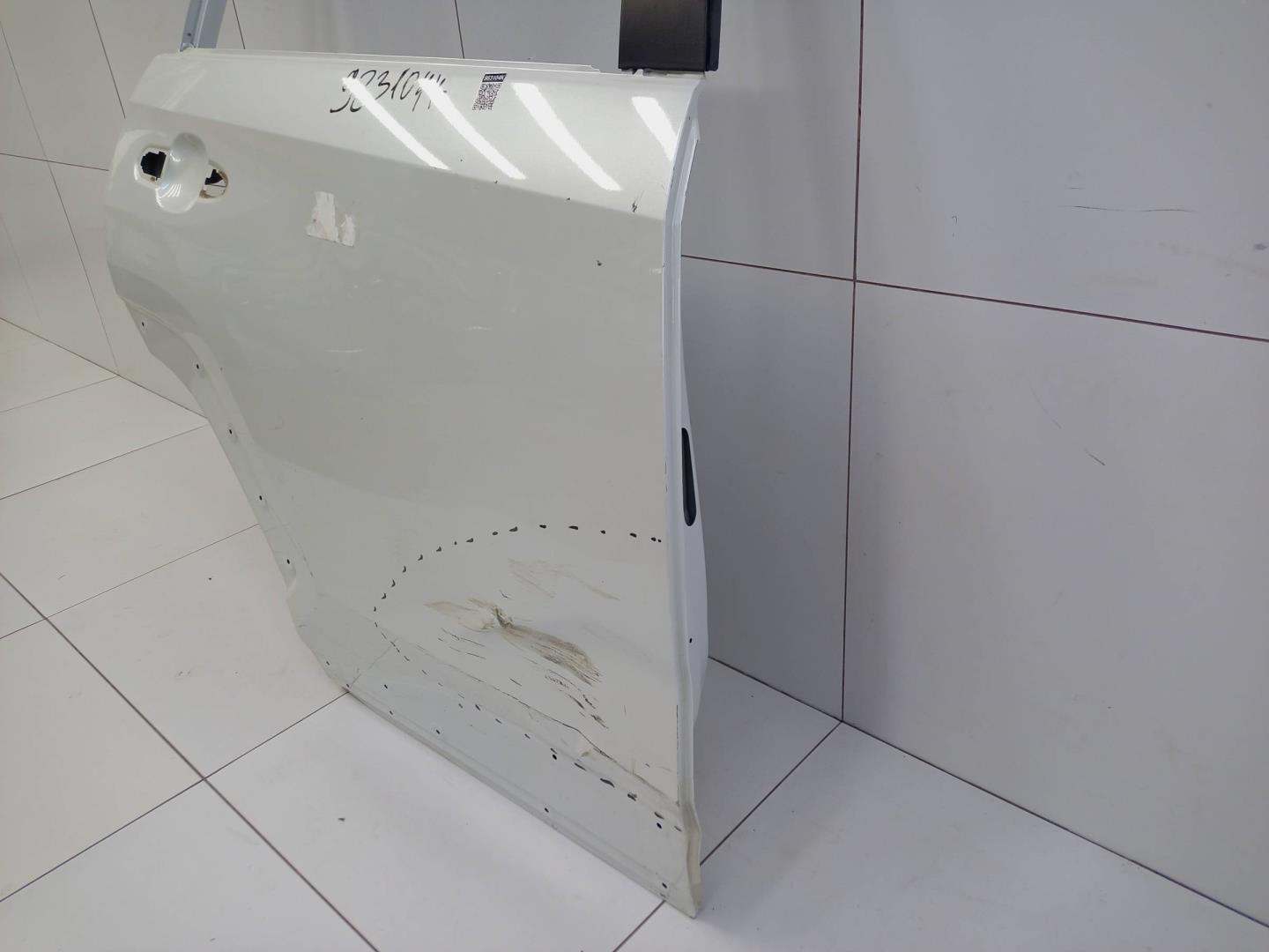 Дверь задняя правая