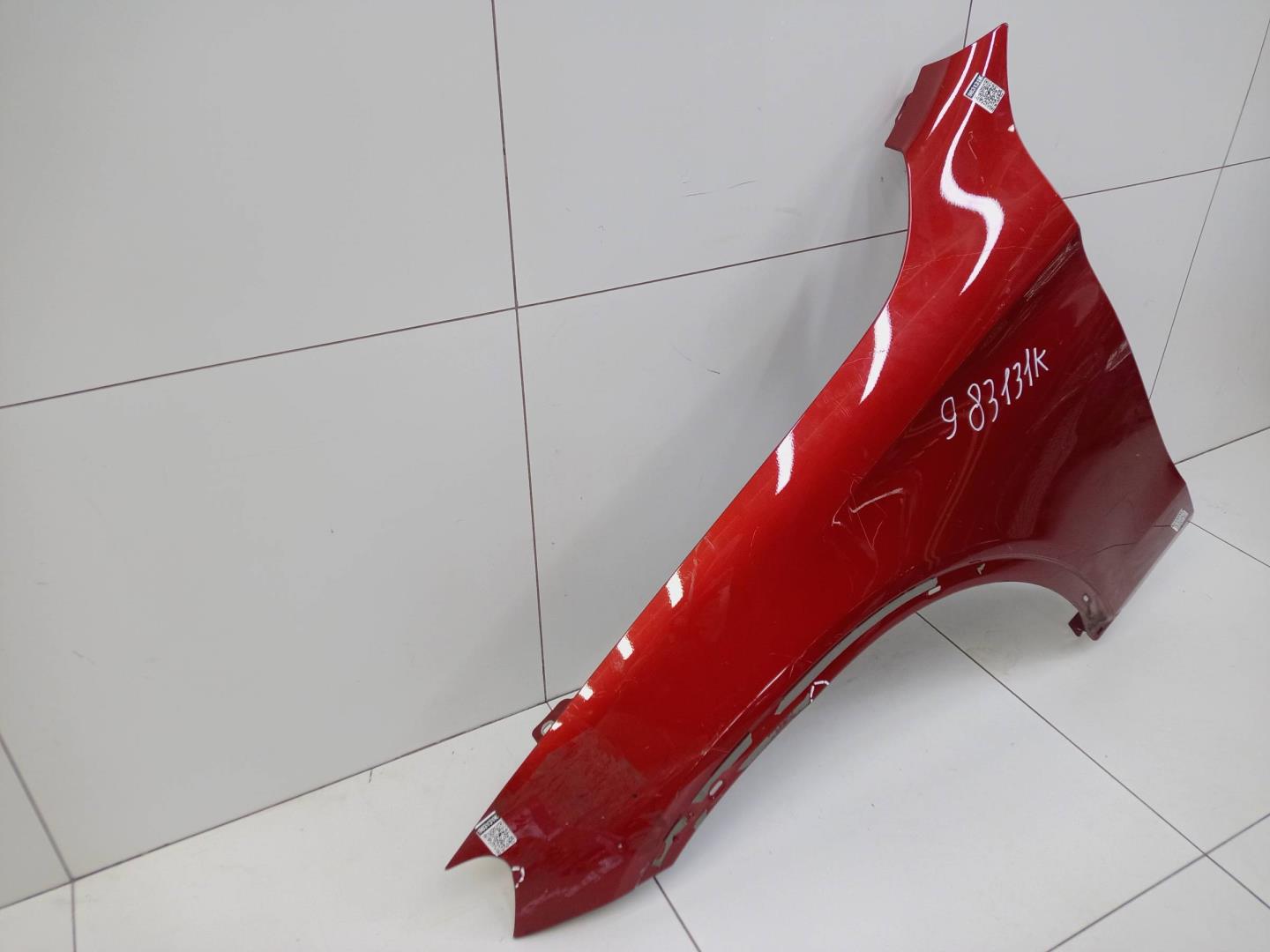 Крыло переднее левое