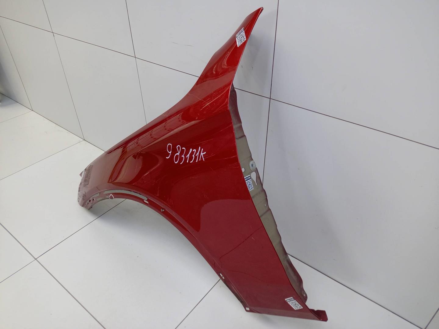 Крыло переднее левое