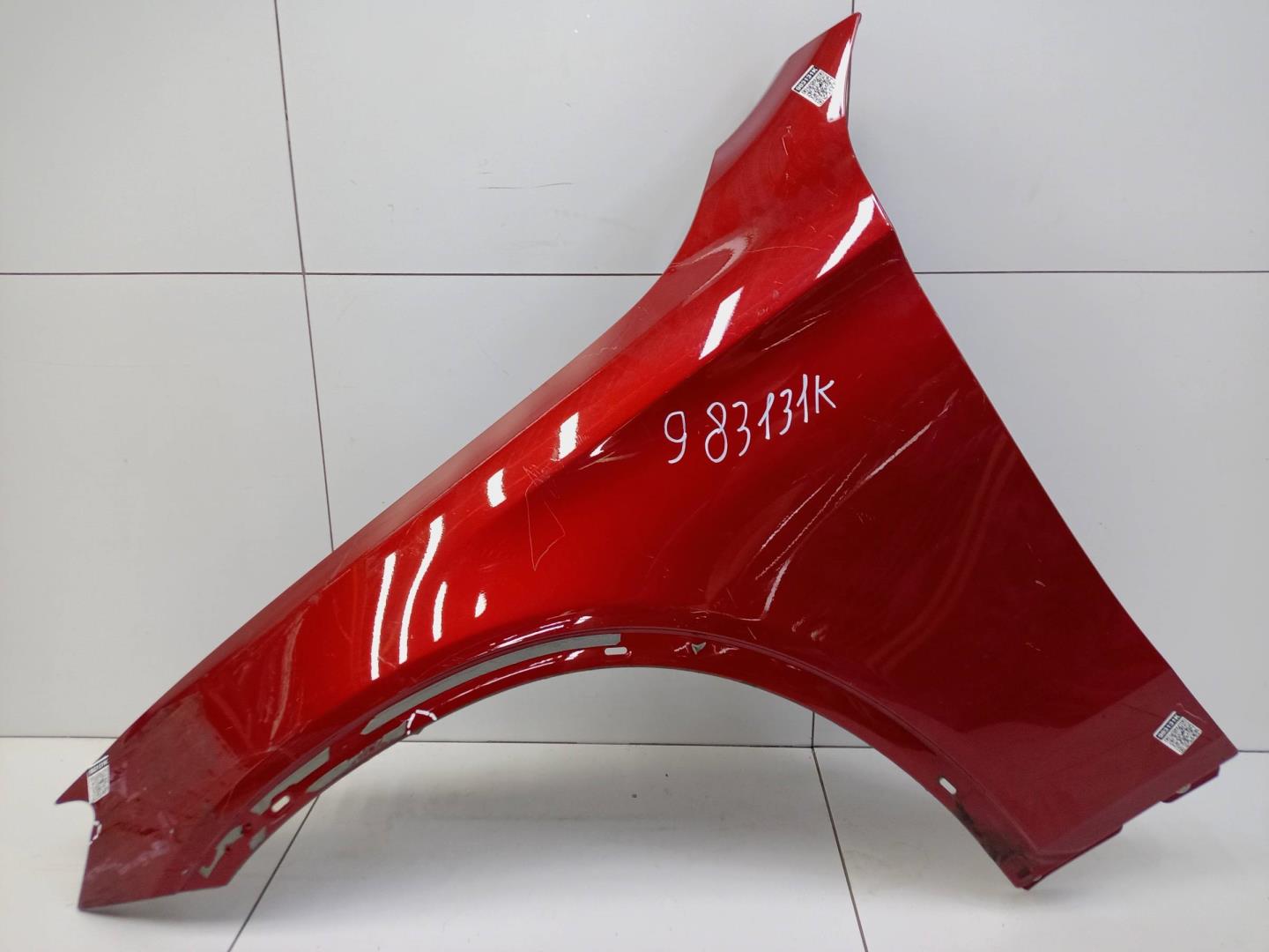 Крыло переднее левое