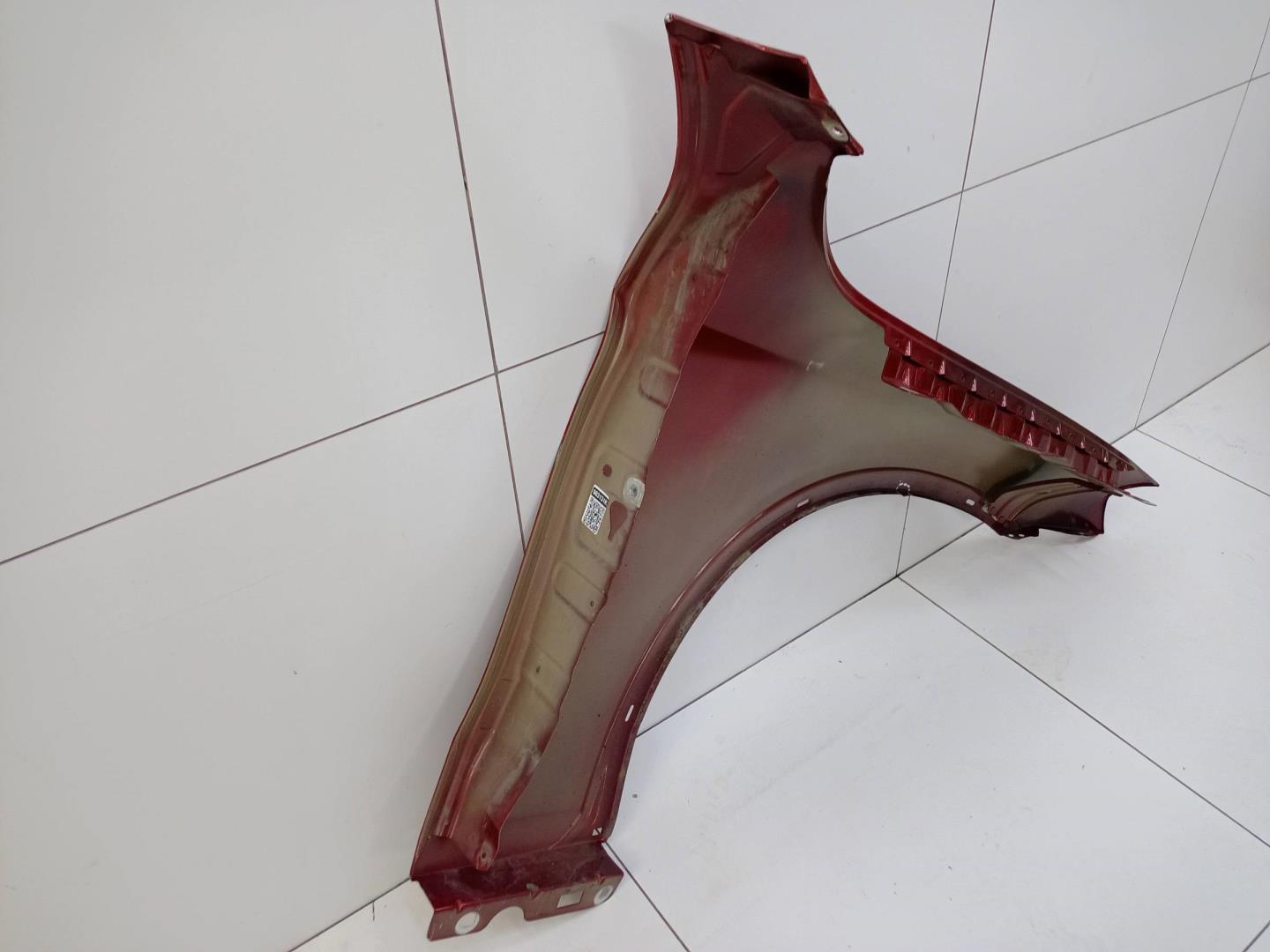 Крыло переднее левое