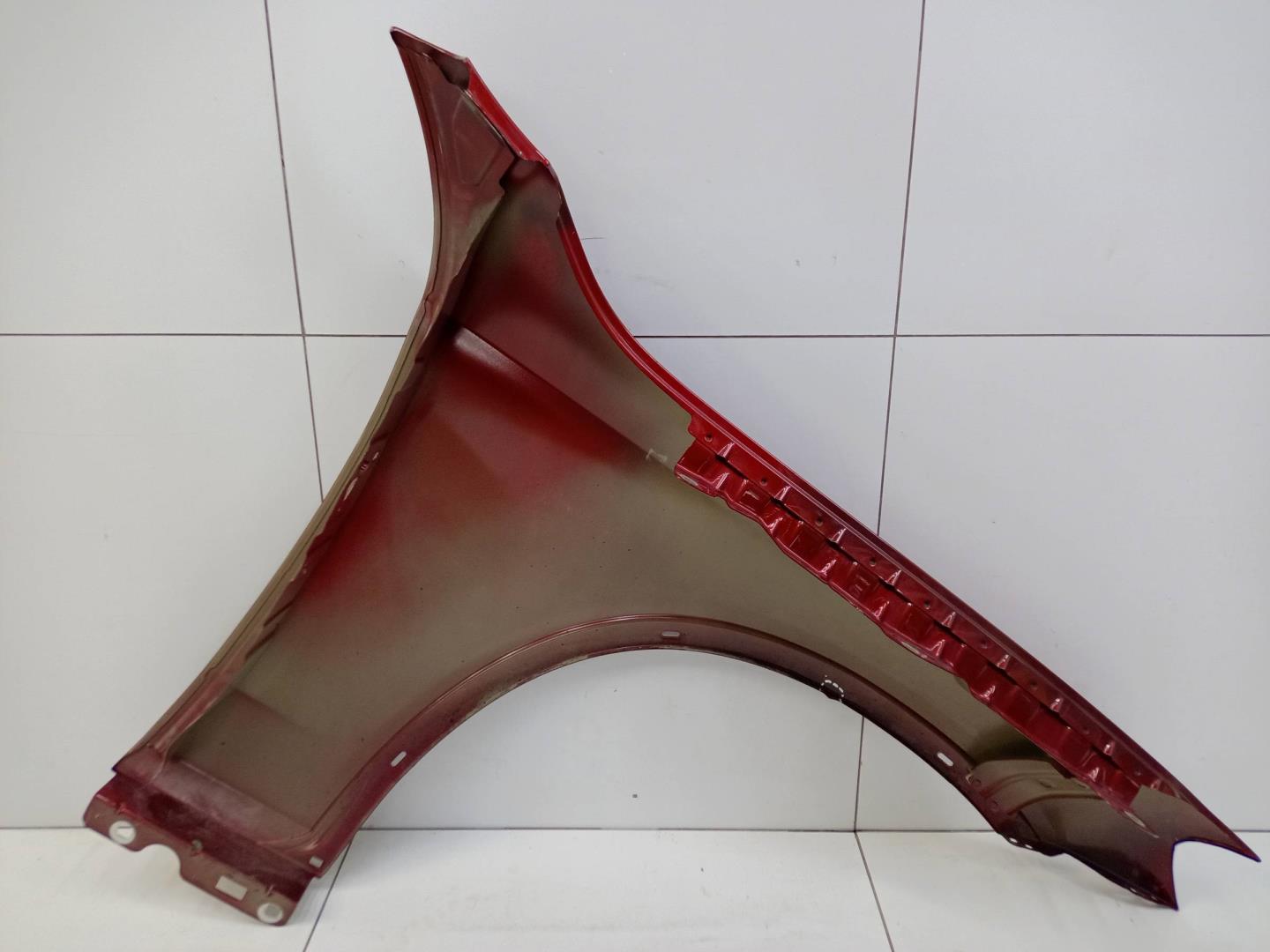 Крыло переднее левое