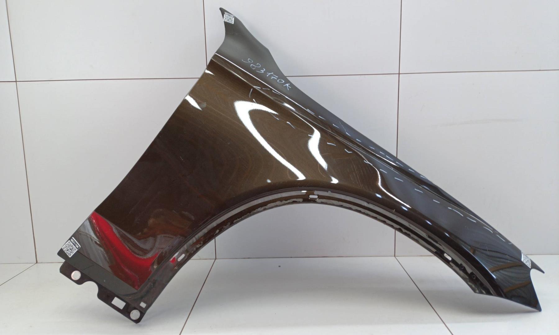 Крыло переднее правое