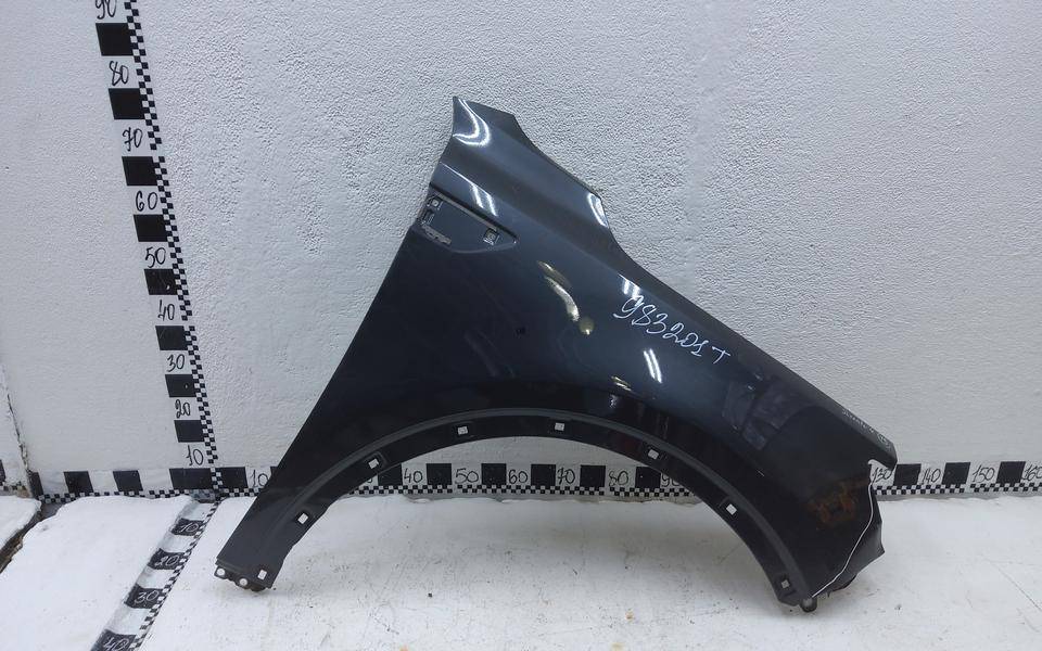 Крыло переднее правое