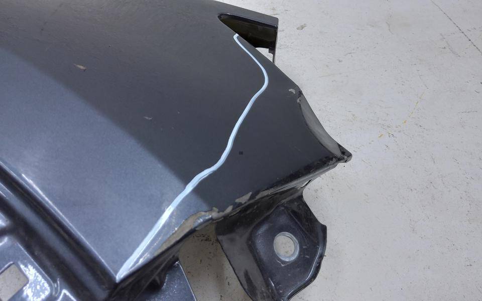 Крыло переднее правое