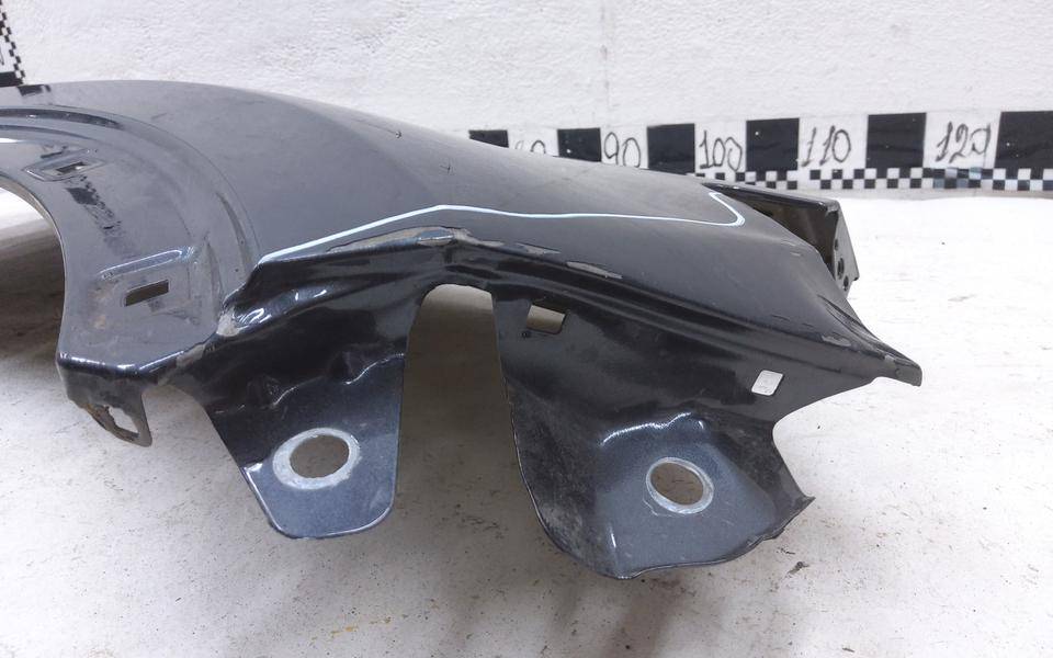 Крыло переднее правое