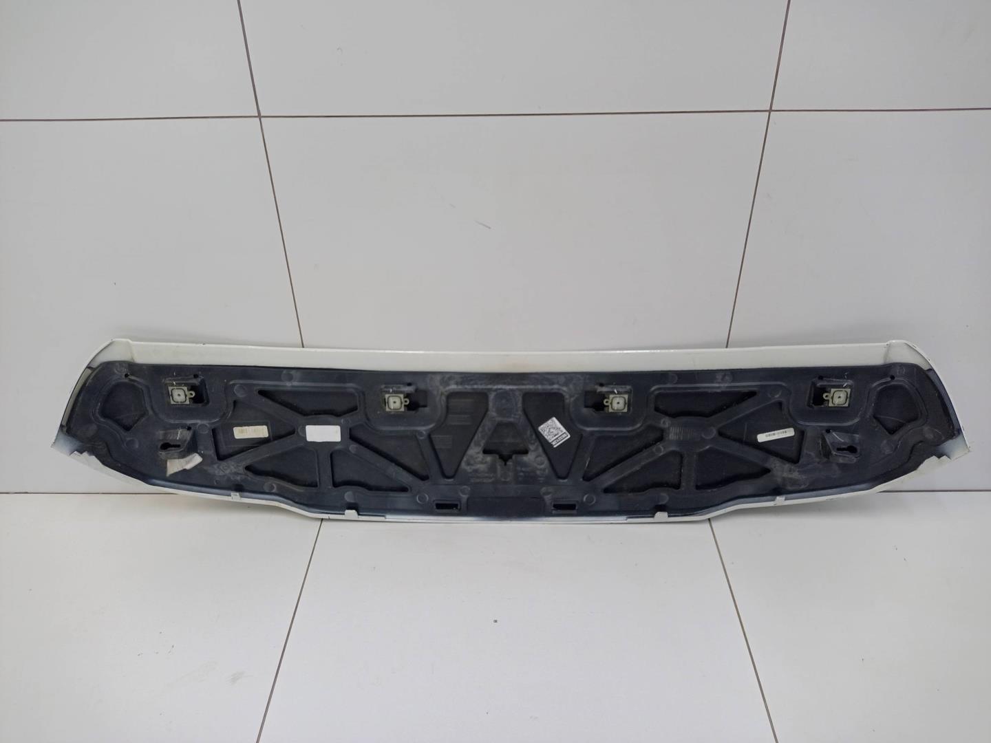 Спойлер (дефлектор) крышки багажника